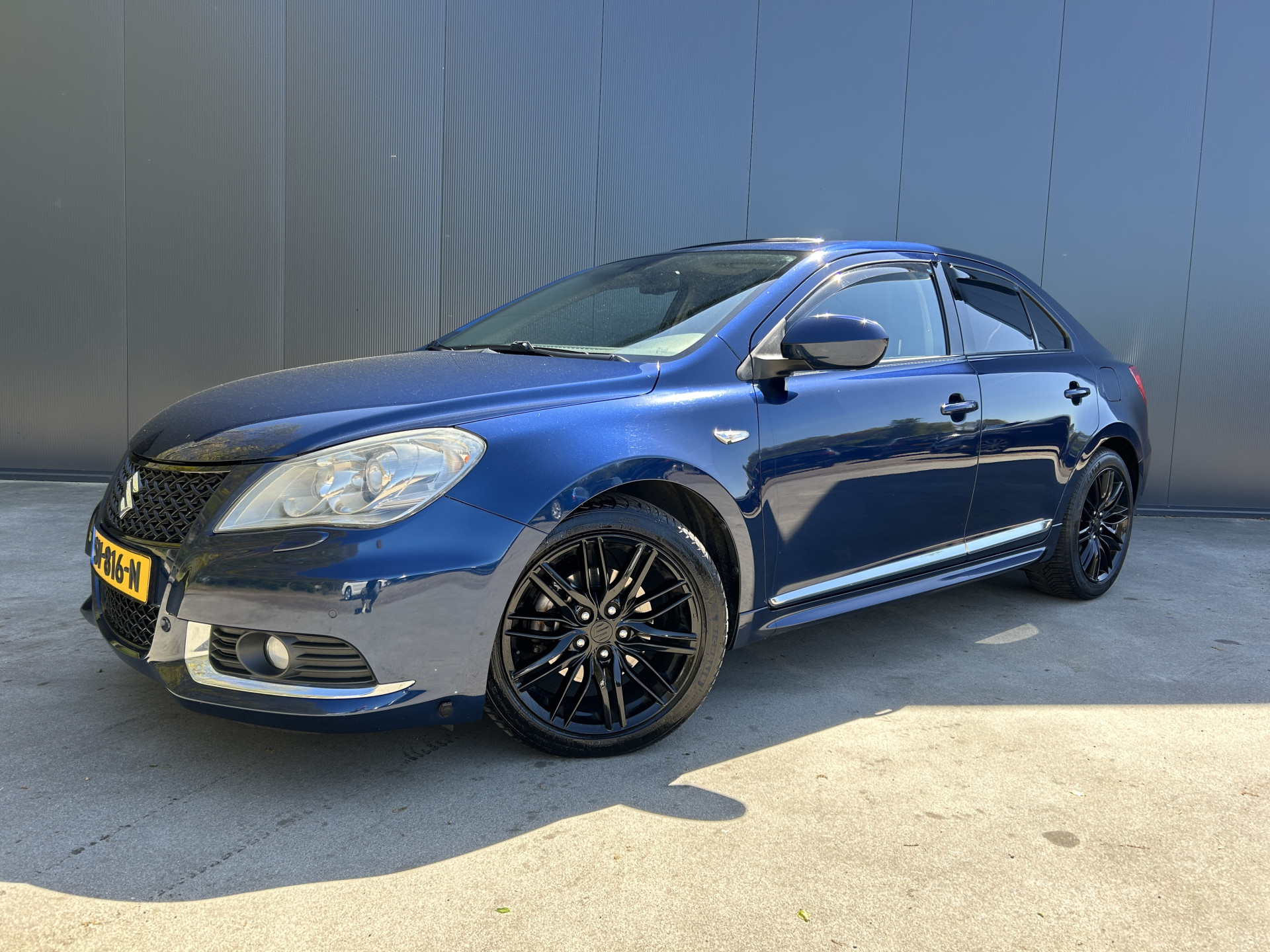 Foto van SUZUKI KIZASHI