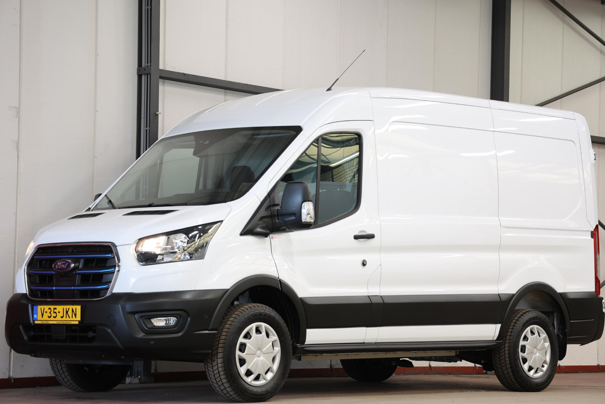 Ford Transit 350 L2H2 Trend 68 kWh 360 CAMERA 2024 - voorkant