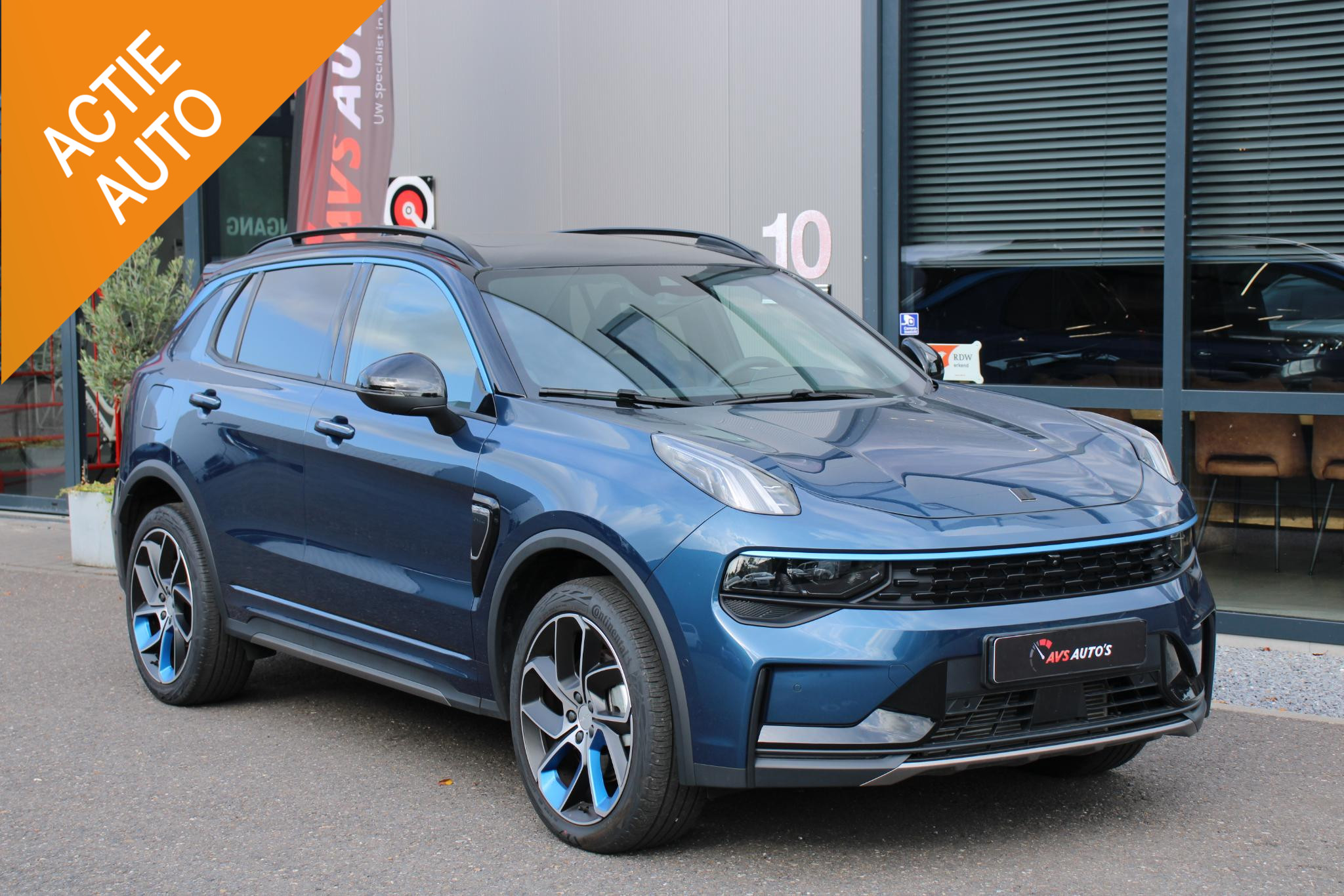 Foto van LYNK&CO LYNK & CO 01