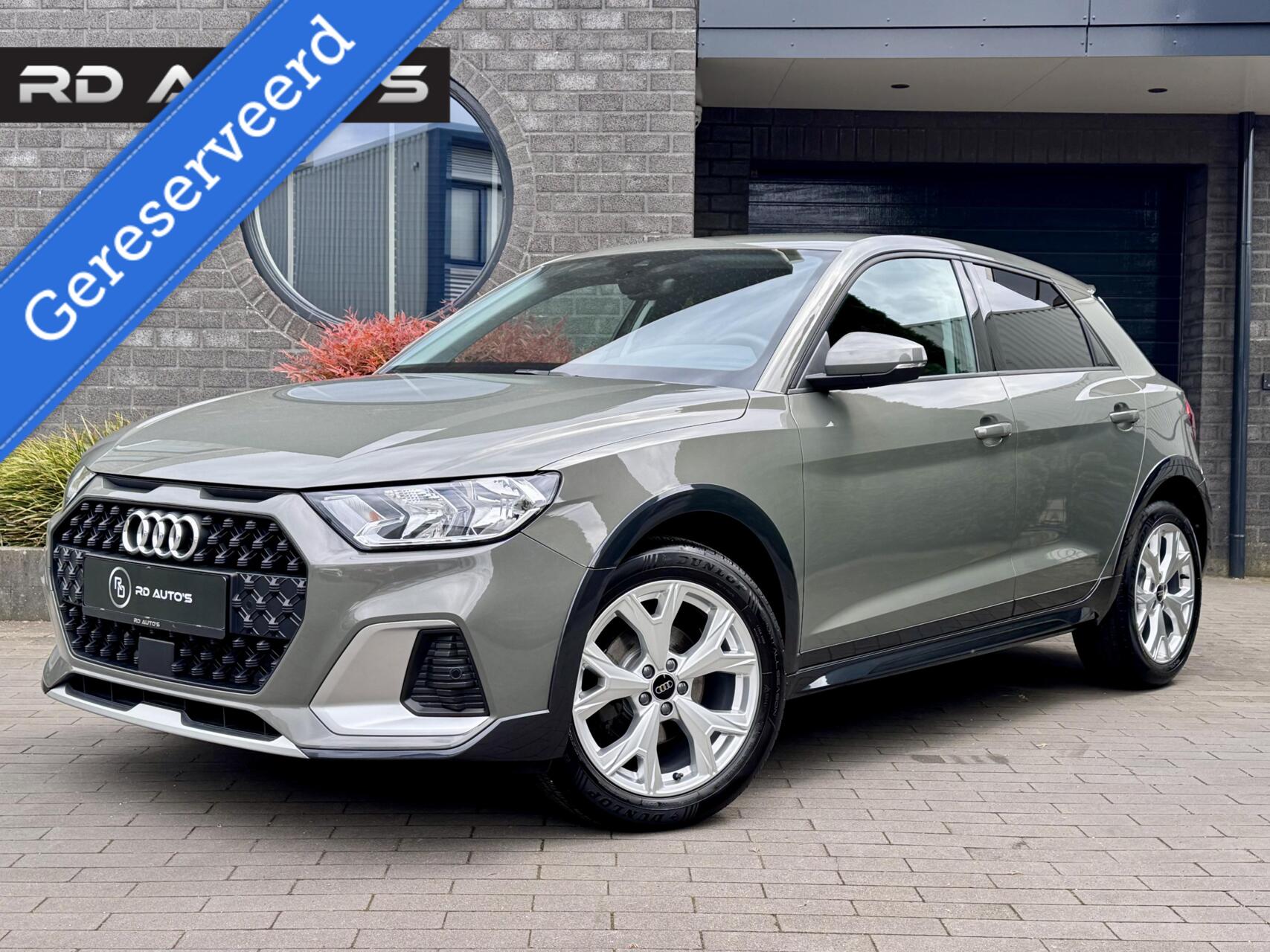 Audi A1 Allstreet 30 TFSI Advanced edition Chronos Grey Carplay Stoelverwarming 2024 - voorkant