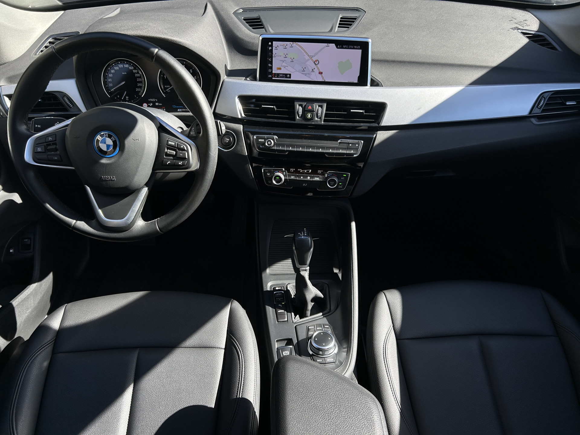 Foto van BMW X1 Xdrive25e