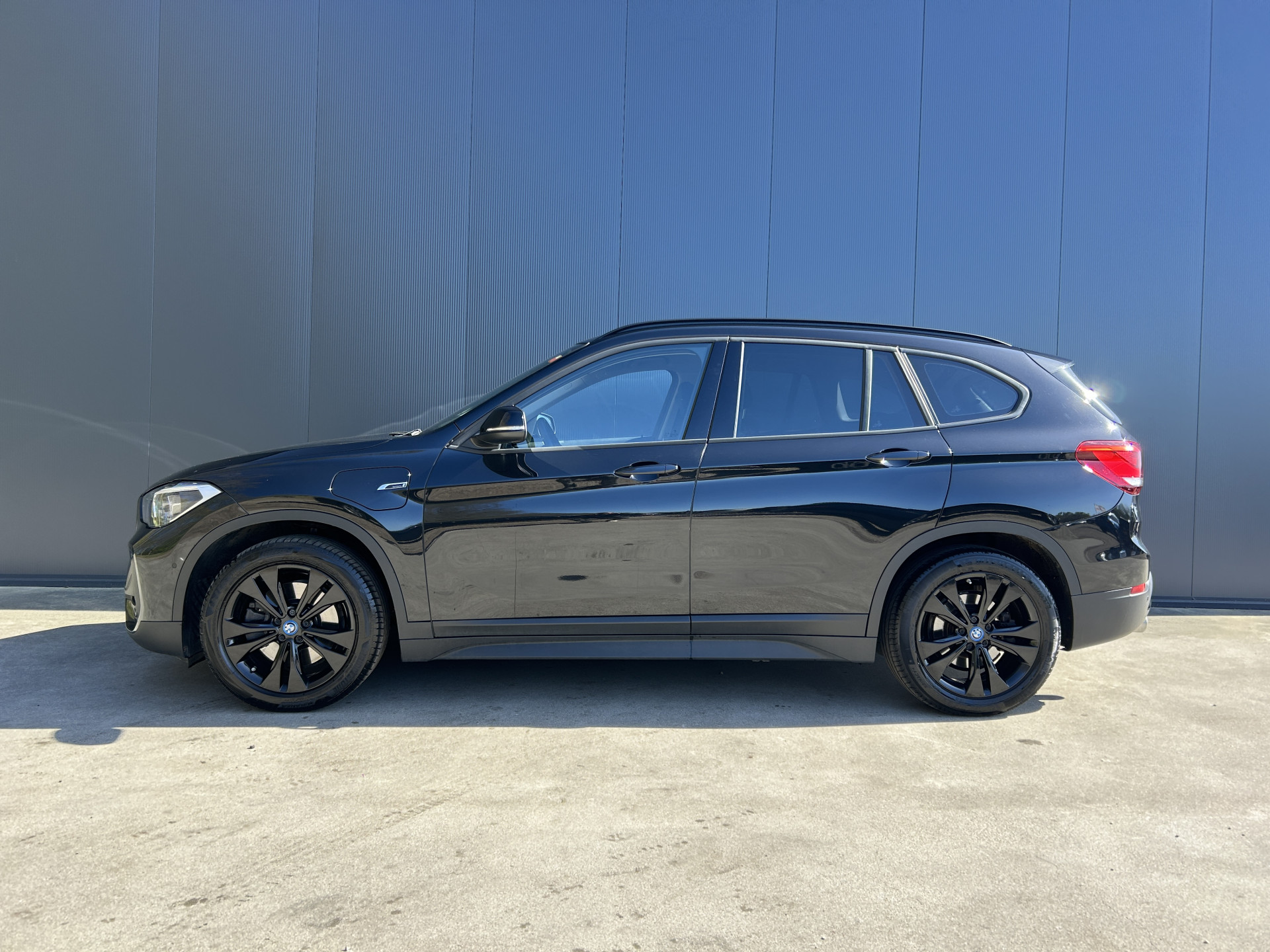 Foto van BMW X1 Xdrive25e
