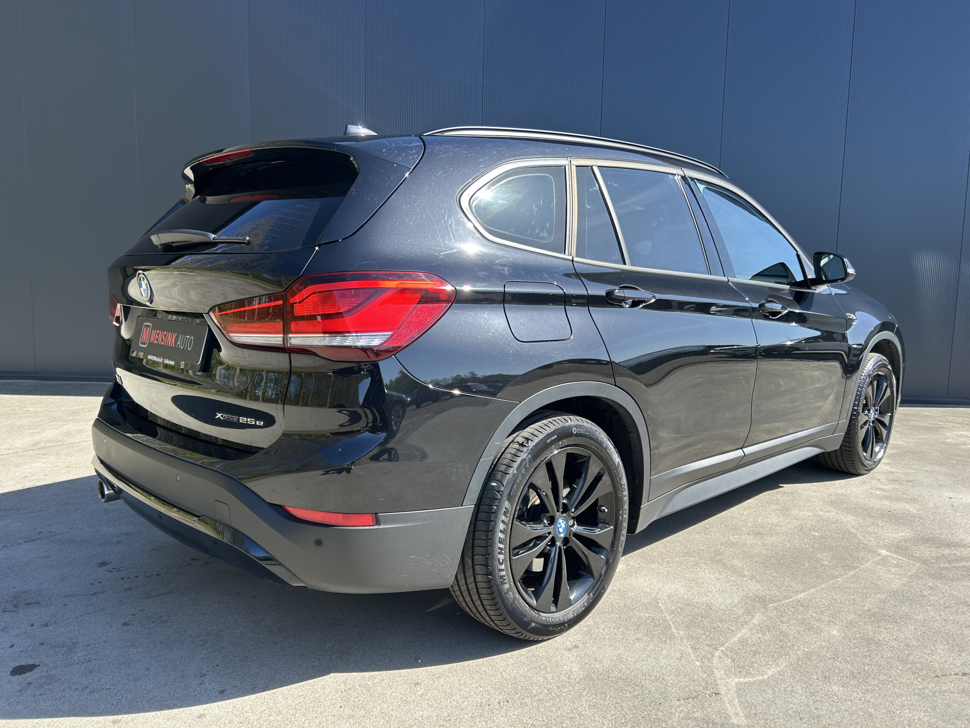 Foto van BMW X1 Xdrive25e