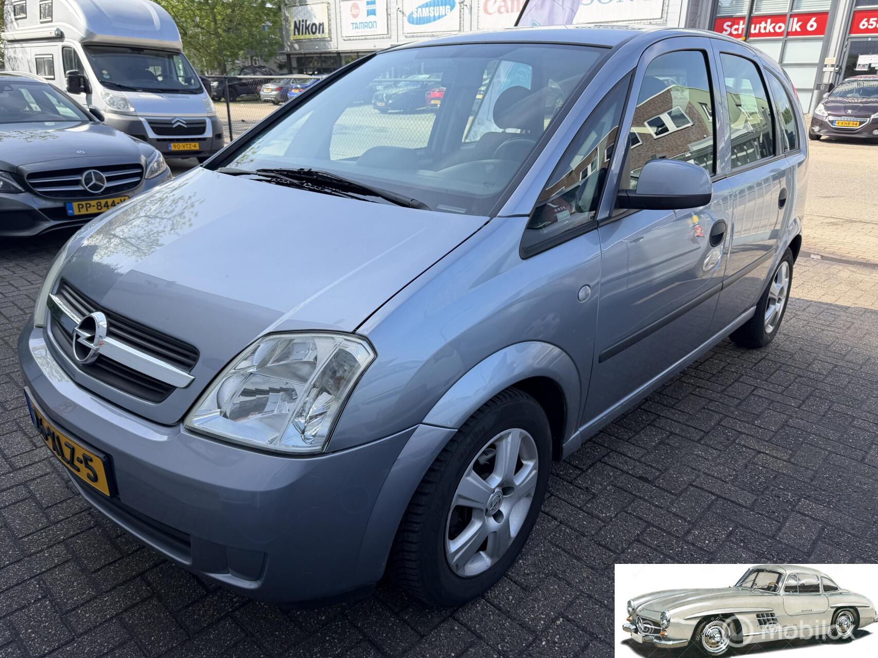 Opel Meriva-a 1.4-16V Cosmo weinig km,s 2004 - voorkant