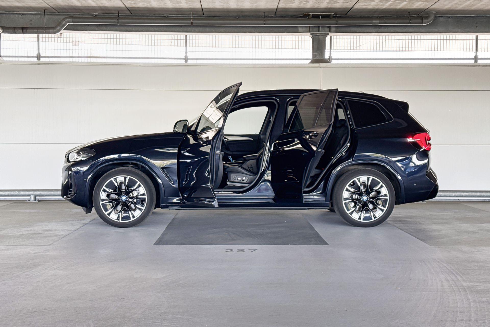 Foto van BMW Ix3
