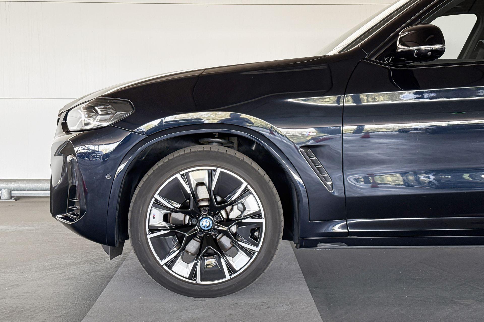 Foto van BMW Ix3