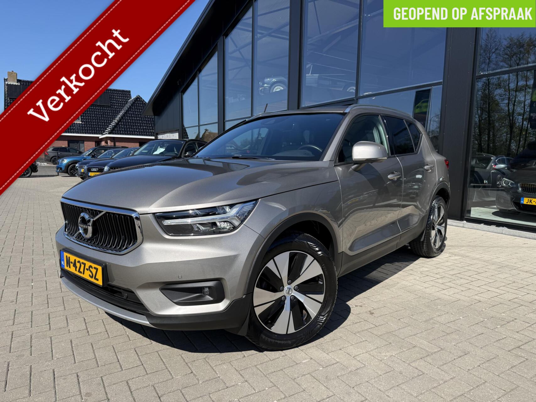 Volvo XC40 T2 Momentum Business|ACC|Navi|Stoelverwarming|Elek.Trekhaak 2022 - voorkant