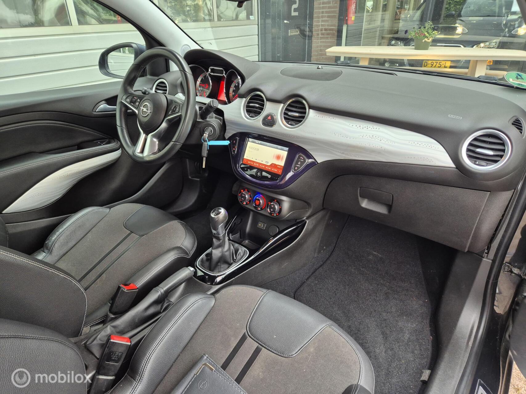 Foto van Opel Adam