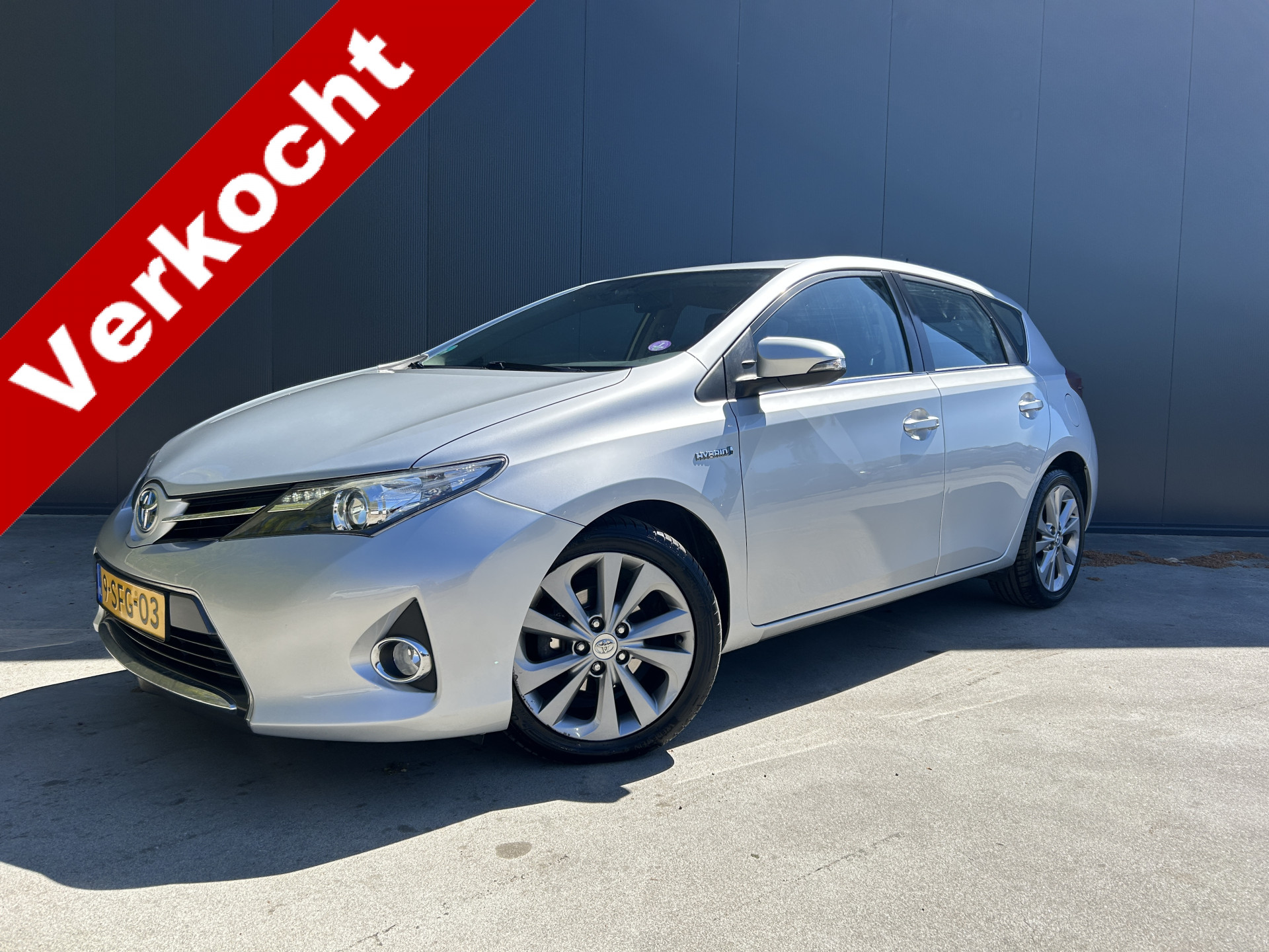 Toyota Toyota Auris 1.8 Hybrid Dynamic CAMERA CRUISE ECC LMV 2013 - voorkant