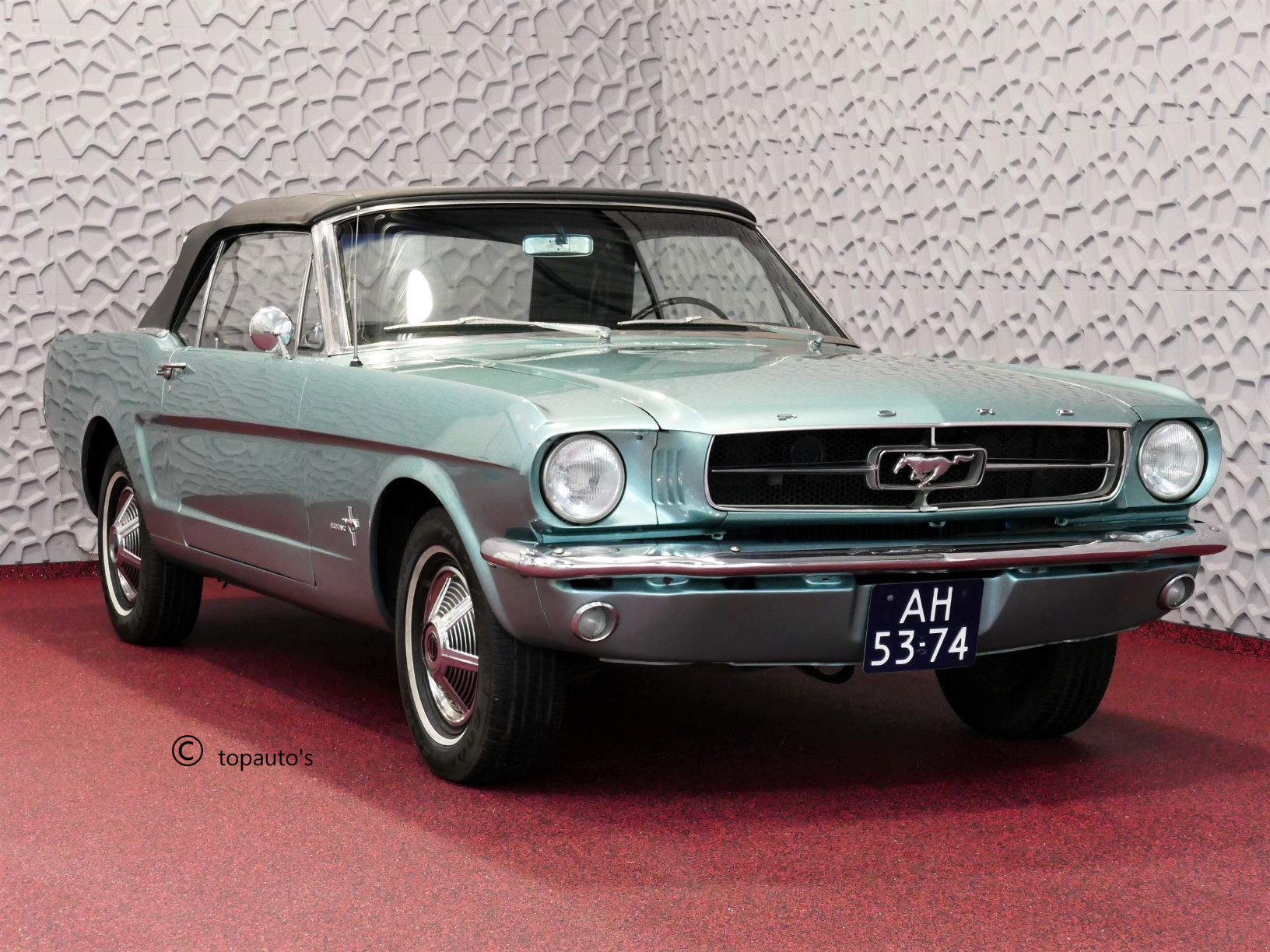 Foto van FORD MUSTANG CONVERTIBLE