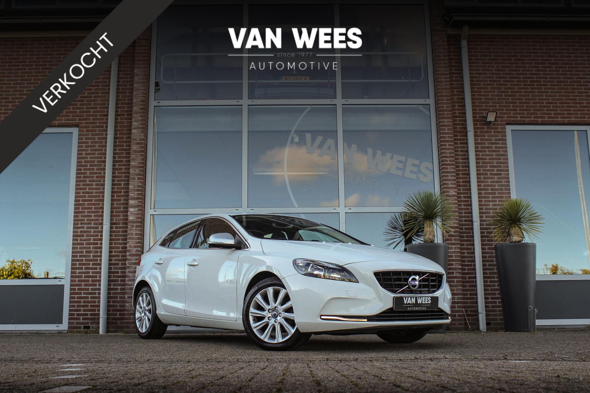 Volvo V40 2.0 D2 Momentum | NL auto | Sportstuur | Cruise control | Bluetooth | Navigatie | Climate control | Stoelverwarming | 17 inch | Origineel | Parkeersensoren | Mistlamp 2015 - voorkant