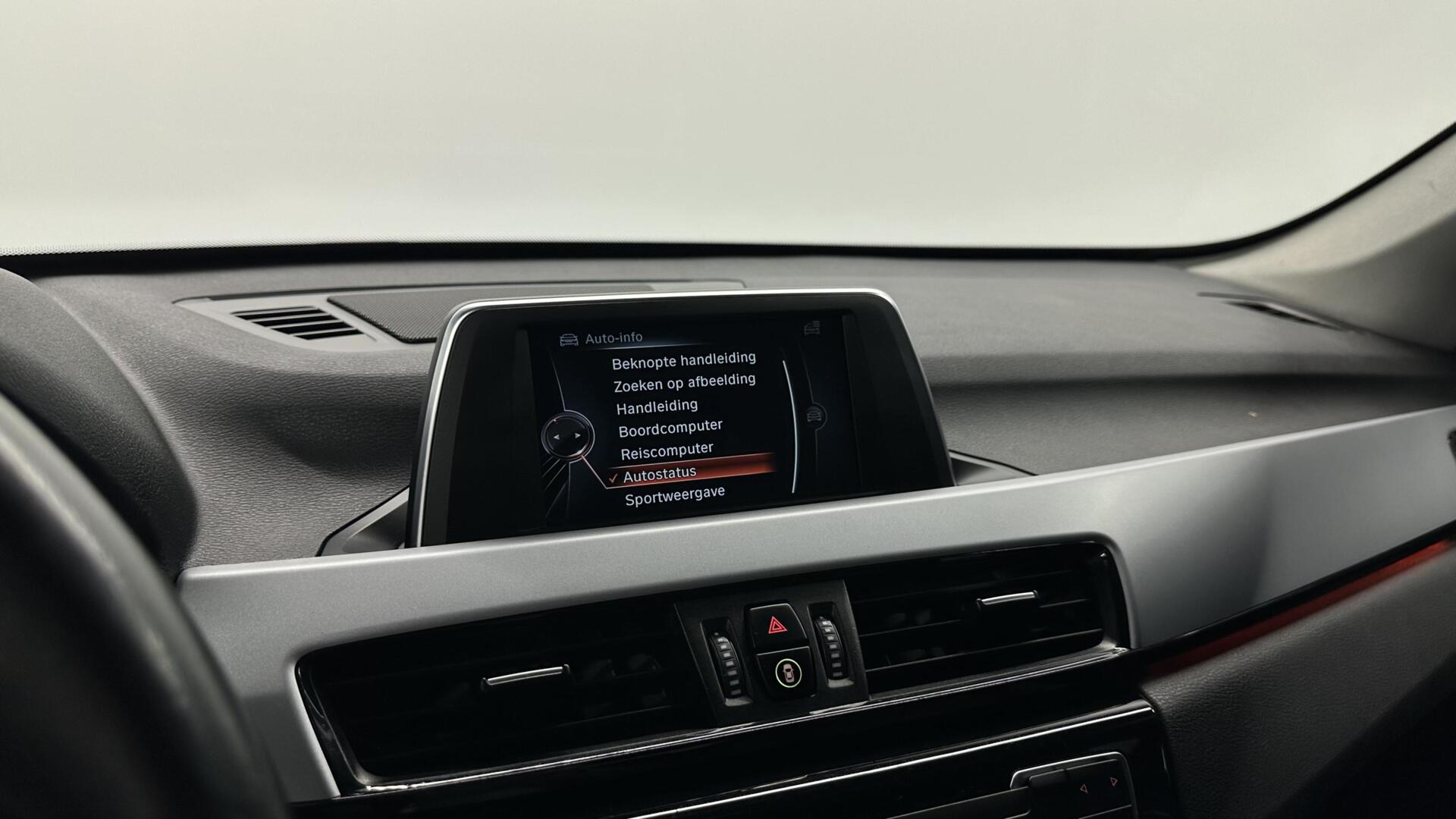 Foto van BMW X1 Sdrive18i