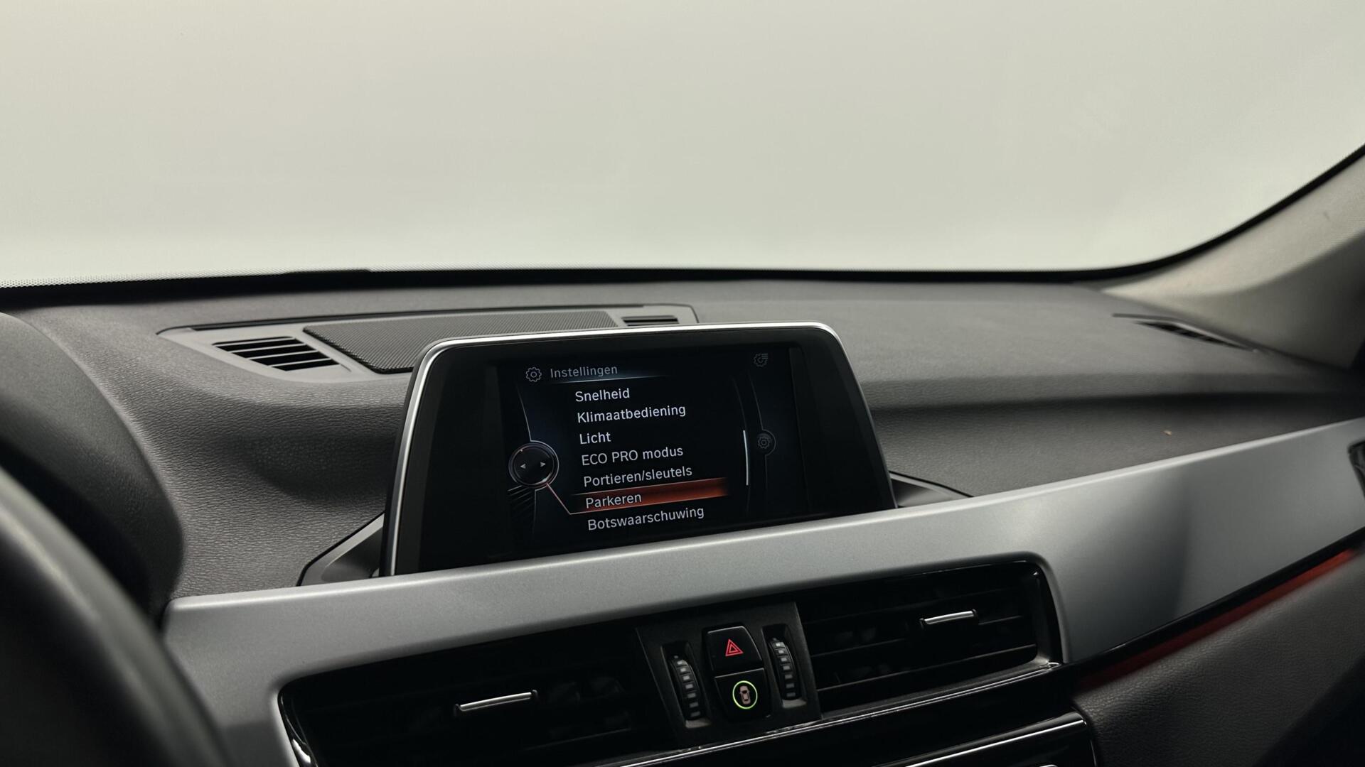 Foto van BMW X1 Sdrive18i