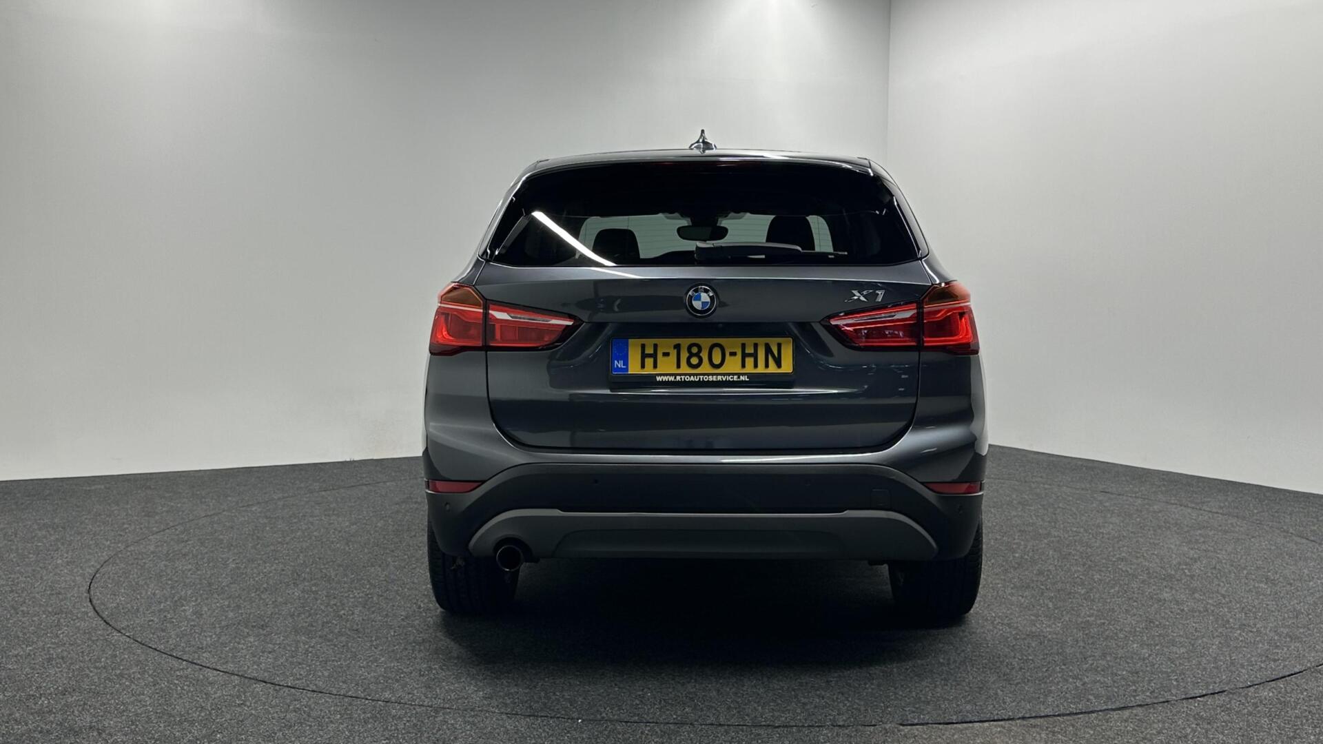Foto van BMW X1 Sdrive18i