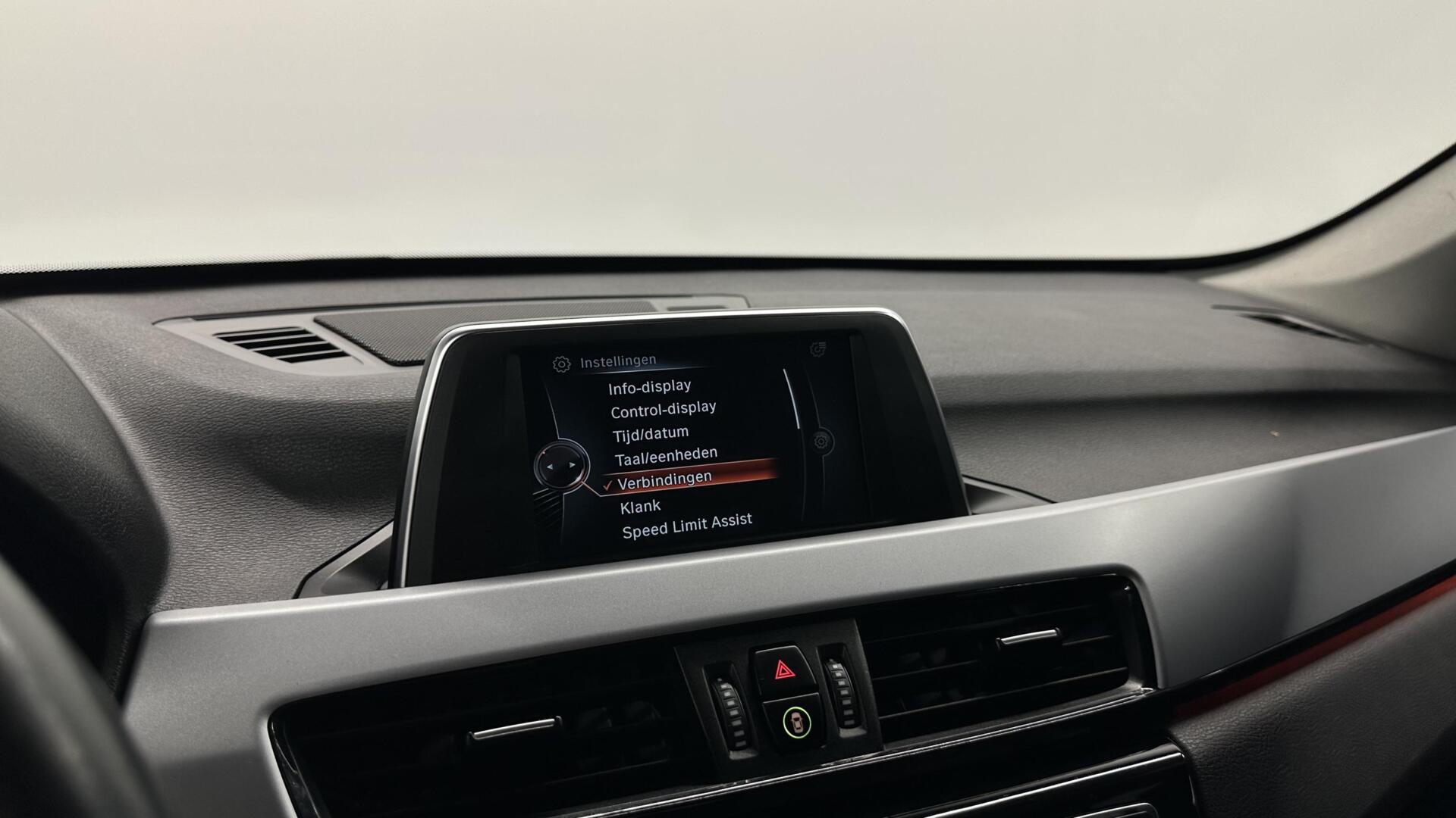 Foto van BMW X1 Sdrive18i