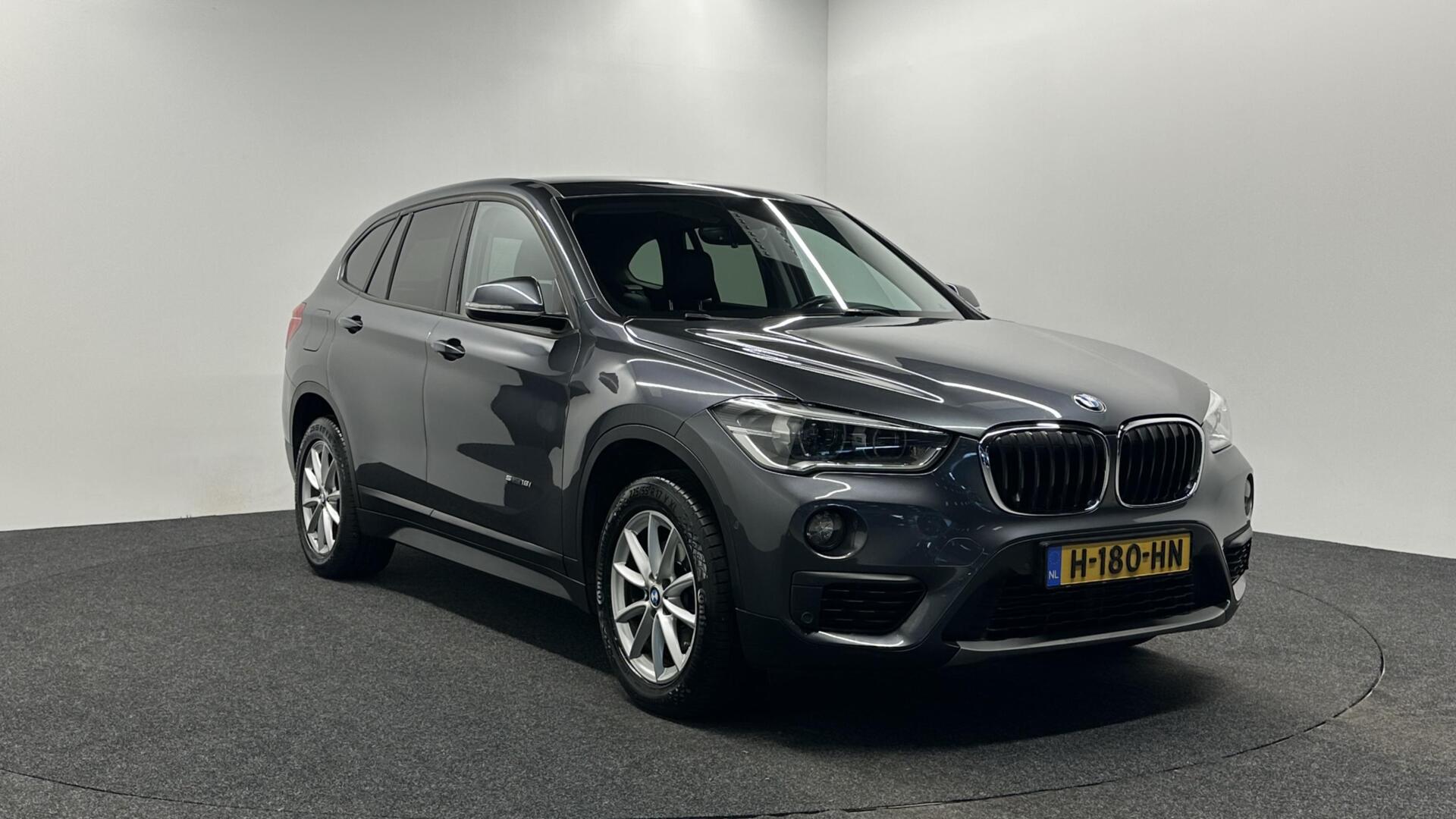 Foto van BMW X1 Sdrive18i