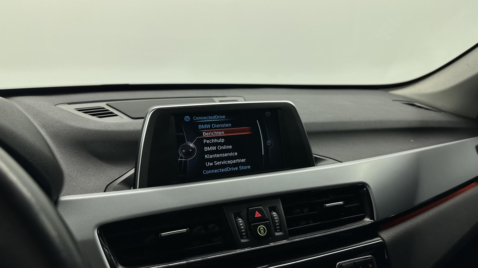 Foto van BMW X1 Sdrive18i