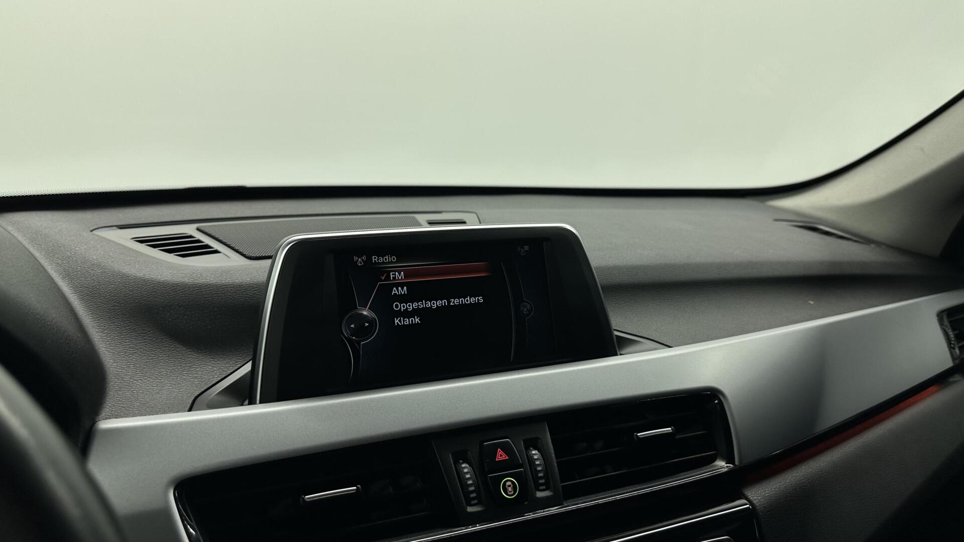 Foto van BMW X1 Sdrive18i