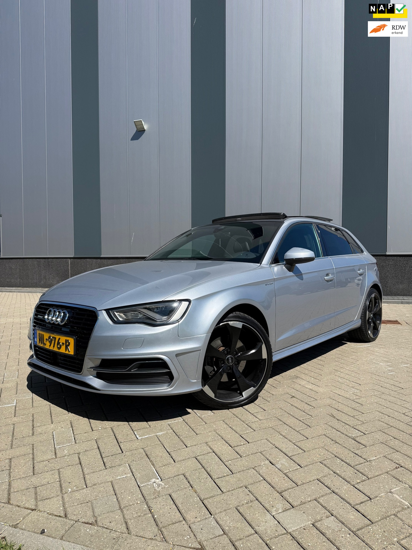 Audi A3 Sportback E-tron 1.4 e-tron | 19" Rotor | Pano | S-Line interieur 2015 - voorkant