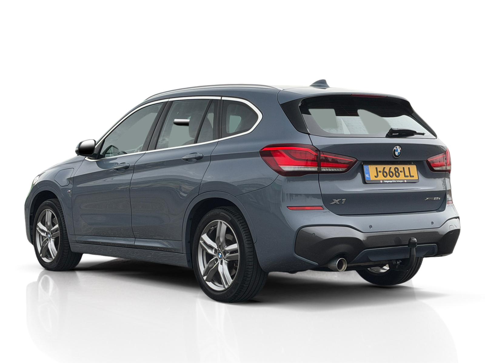 Foto van BMW X1 Xdrive25e