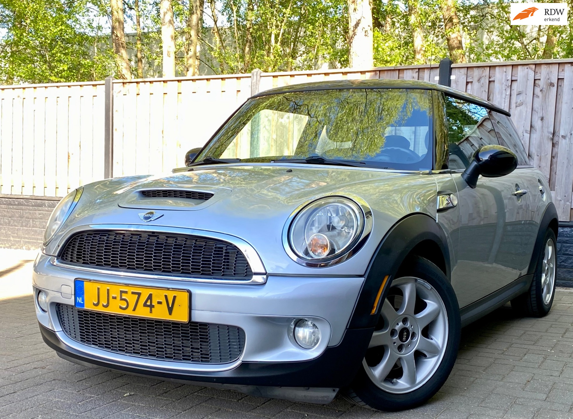 Foto van MINI MINI COOPER S