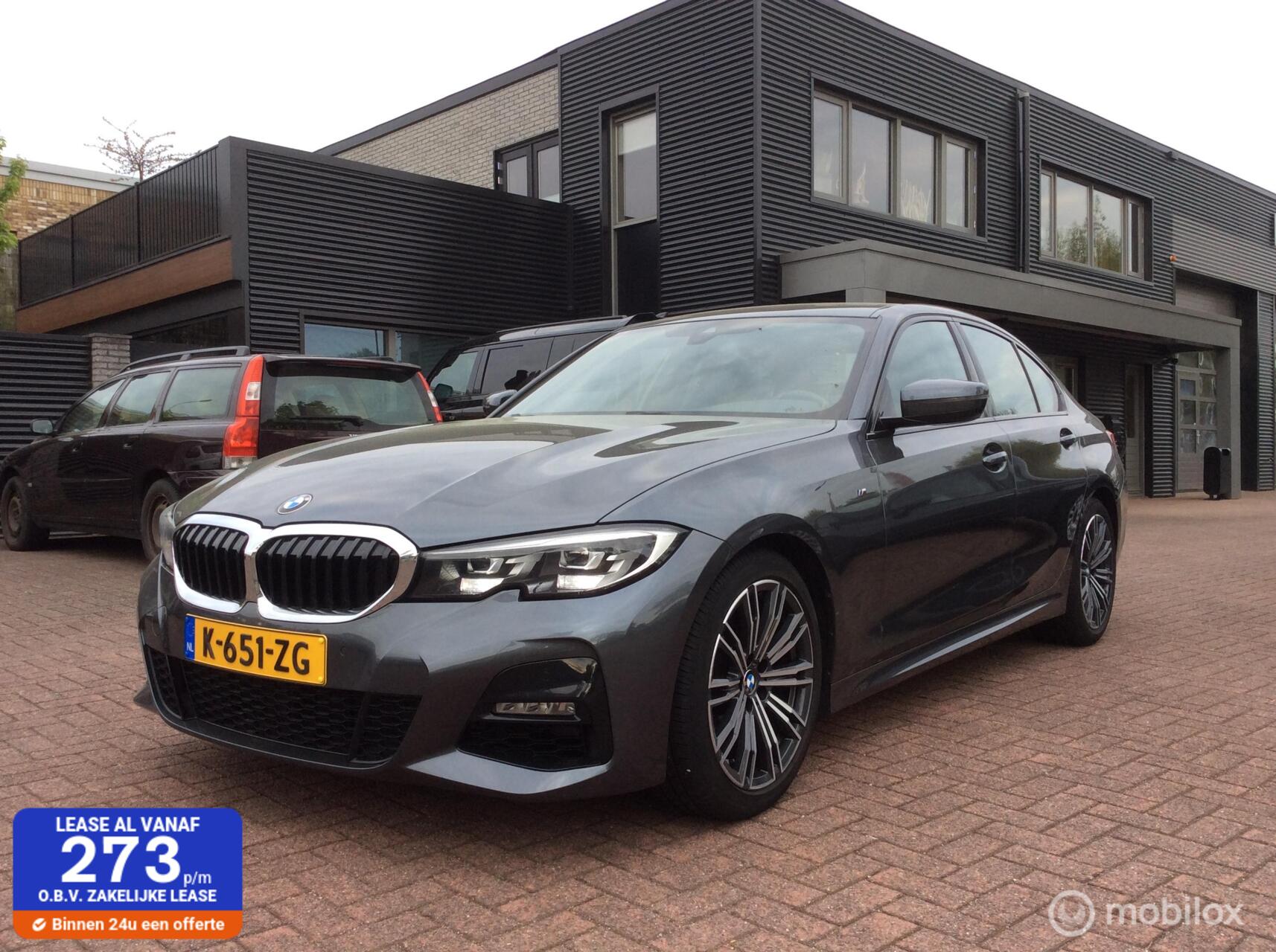 BMW 318i 318i High Executive M-Pakket 18"lm vlg Btw Nav Nap 2021 - voorkant