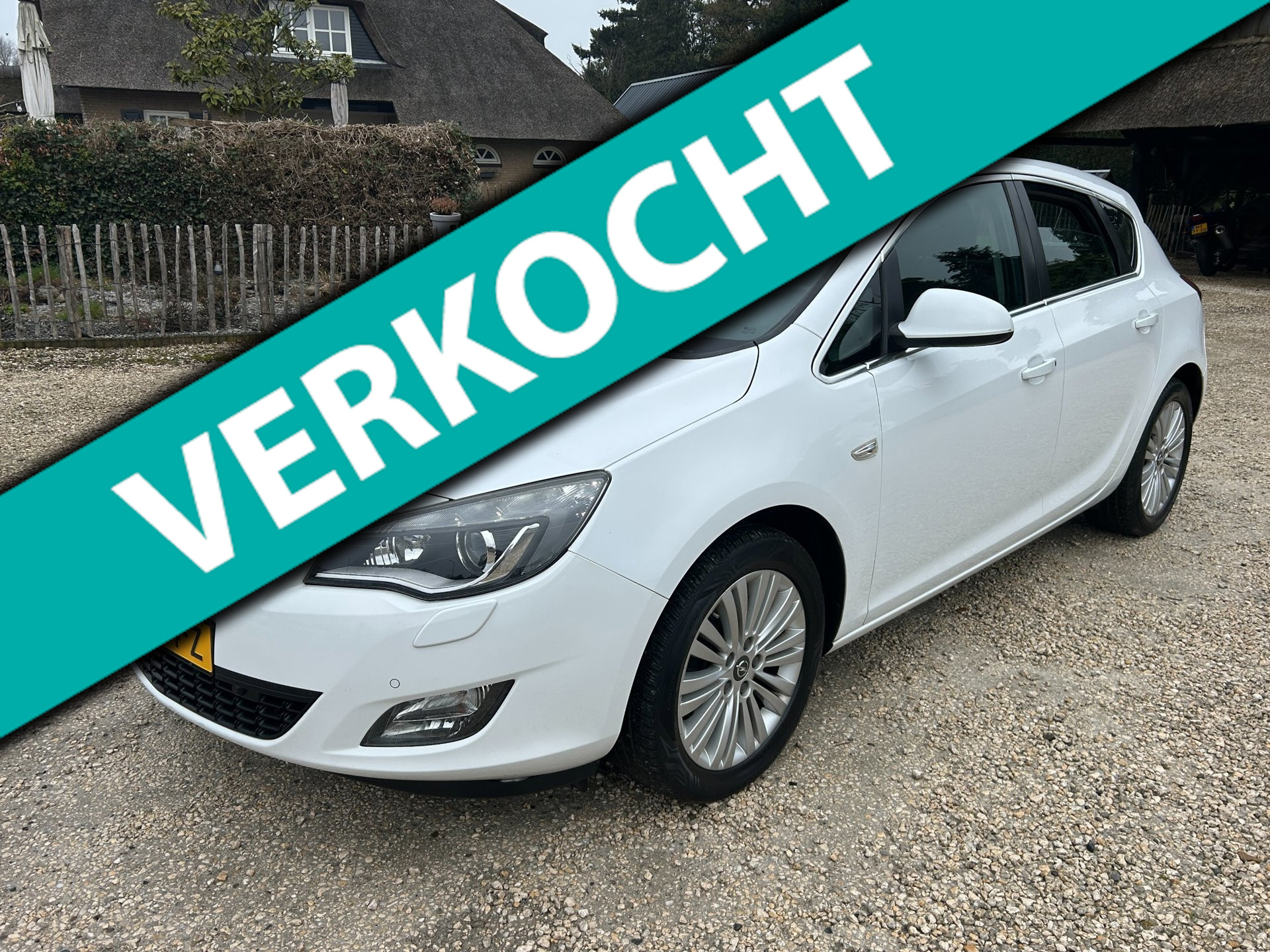 Opel Astra 1.6 Turbo GT 180pk Xenon, Trekhaak Airco, Stoelverwarming 2011 - voorkant