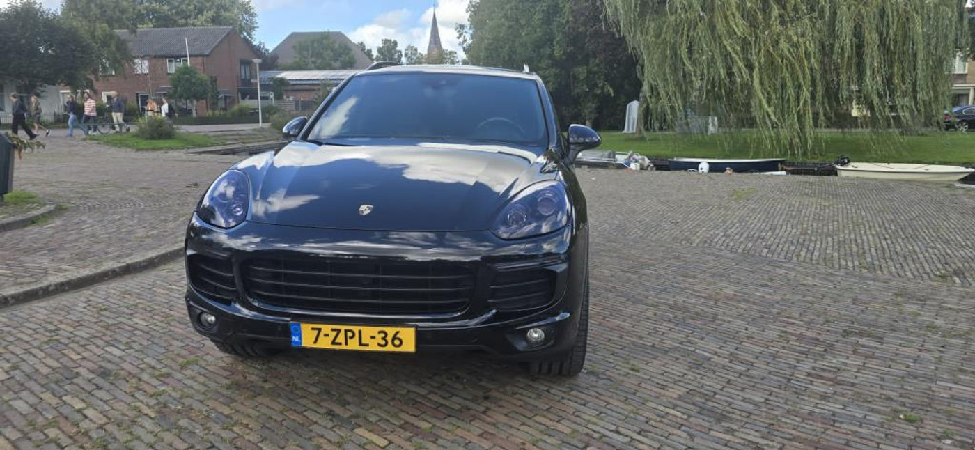 Foto van PORSCHE CAYENNE S E-HYBRID