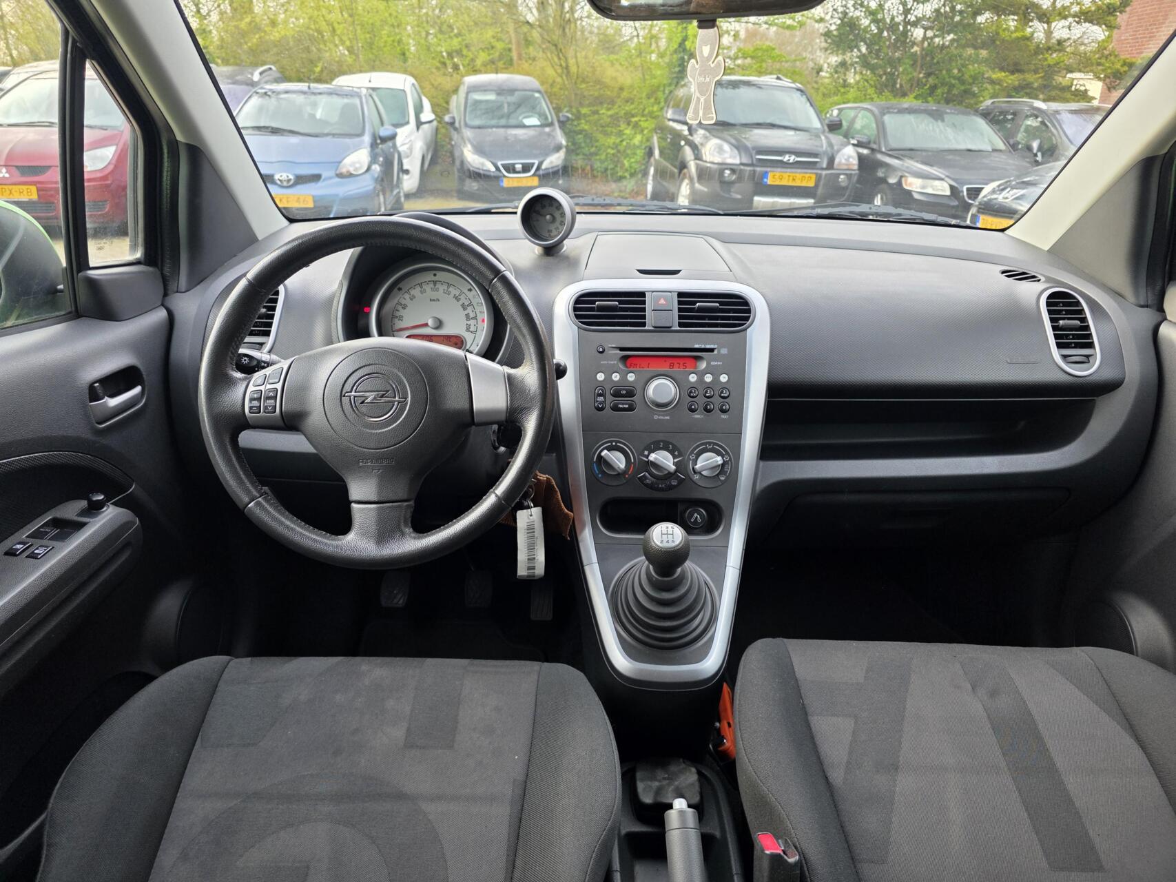 Foto van Opel Agila
