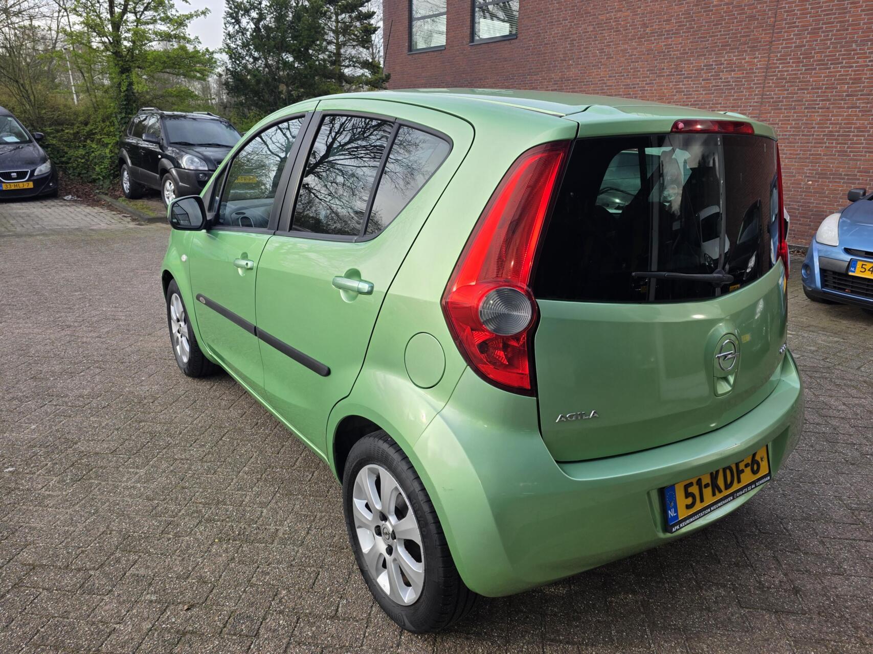 Foto van Opel Agila