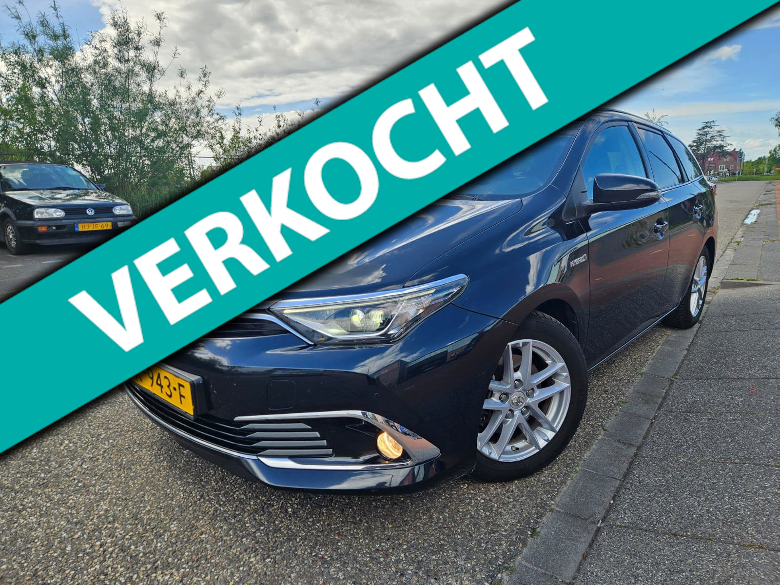 Toyota Toyota Auris 1.8 Hybrid Lease Exclusive GARANTIE LEER Bekleding 2015 - voorkant