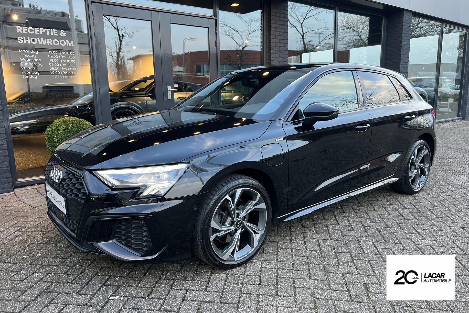 Audi A3 40 TFSIe 40 TFSI e S Line I 18 inch I LED 2022 - voorkant