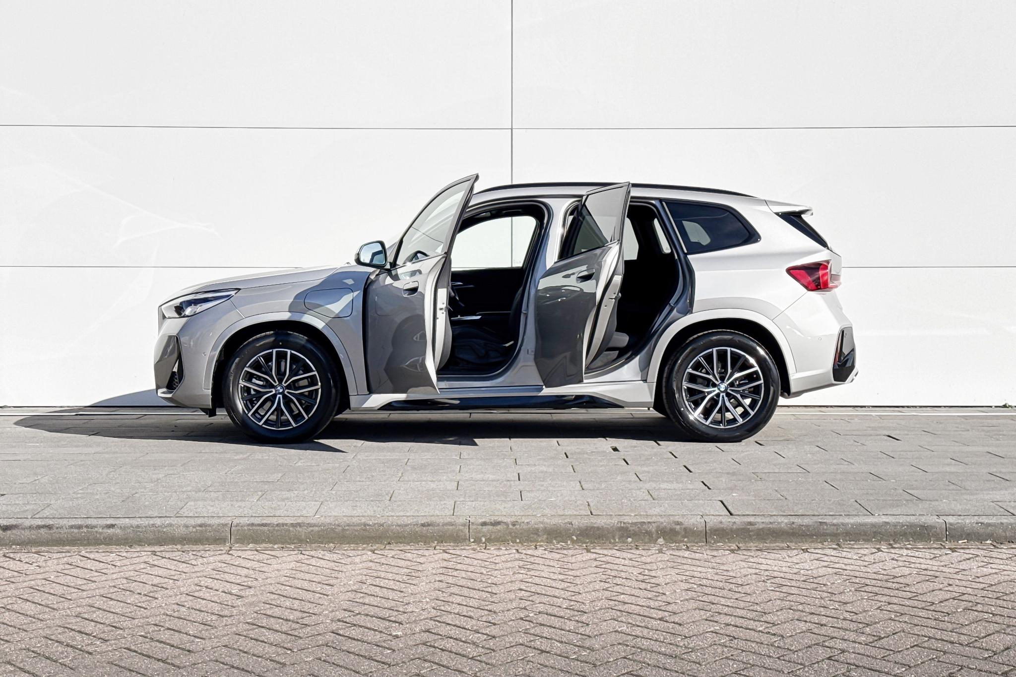 Foto van BMW X1 Xdrive25e