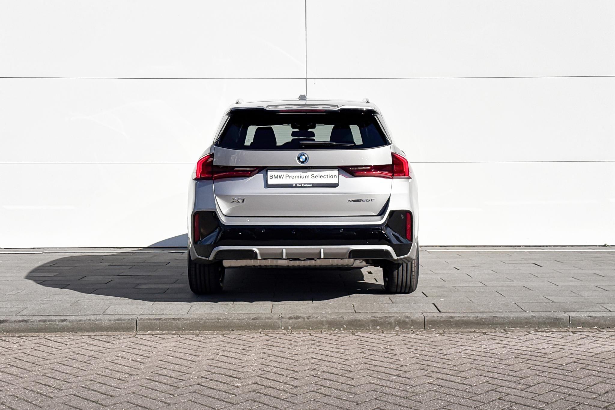 Foto van BMW X1 Xdrive25e