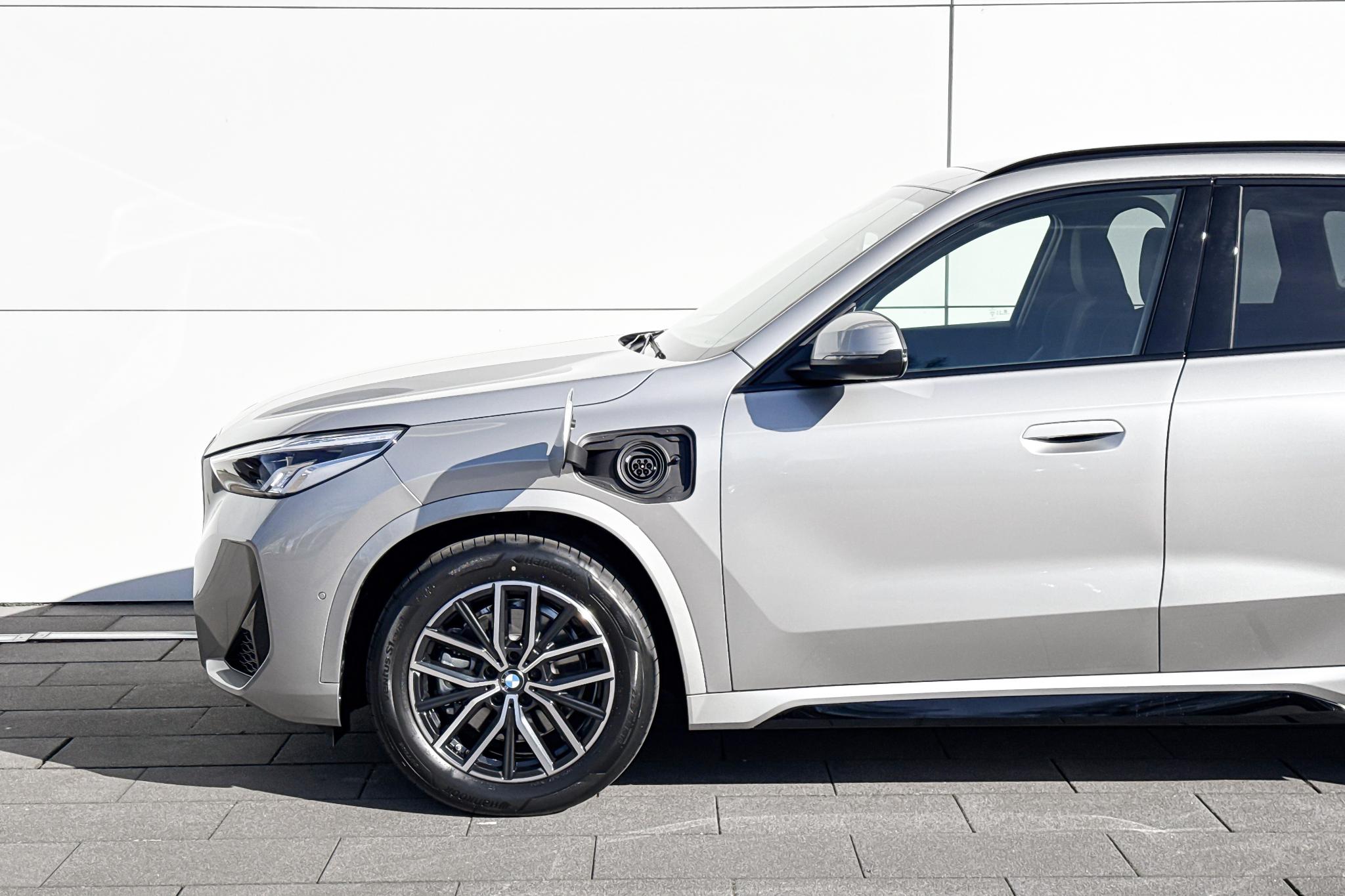 Foto van BMW X1 Xdrive25e