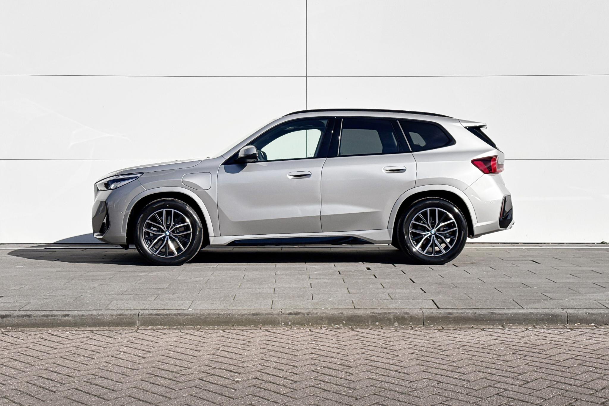 Foto van BMW X1 Xdrive25e