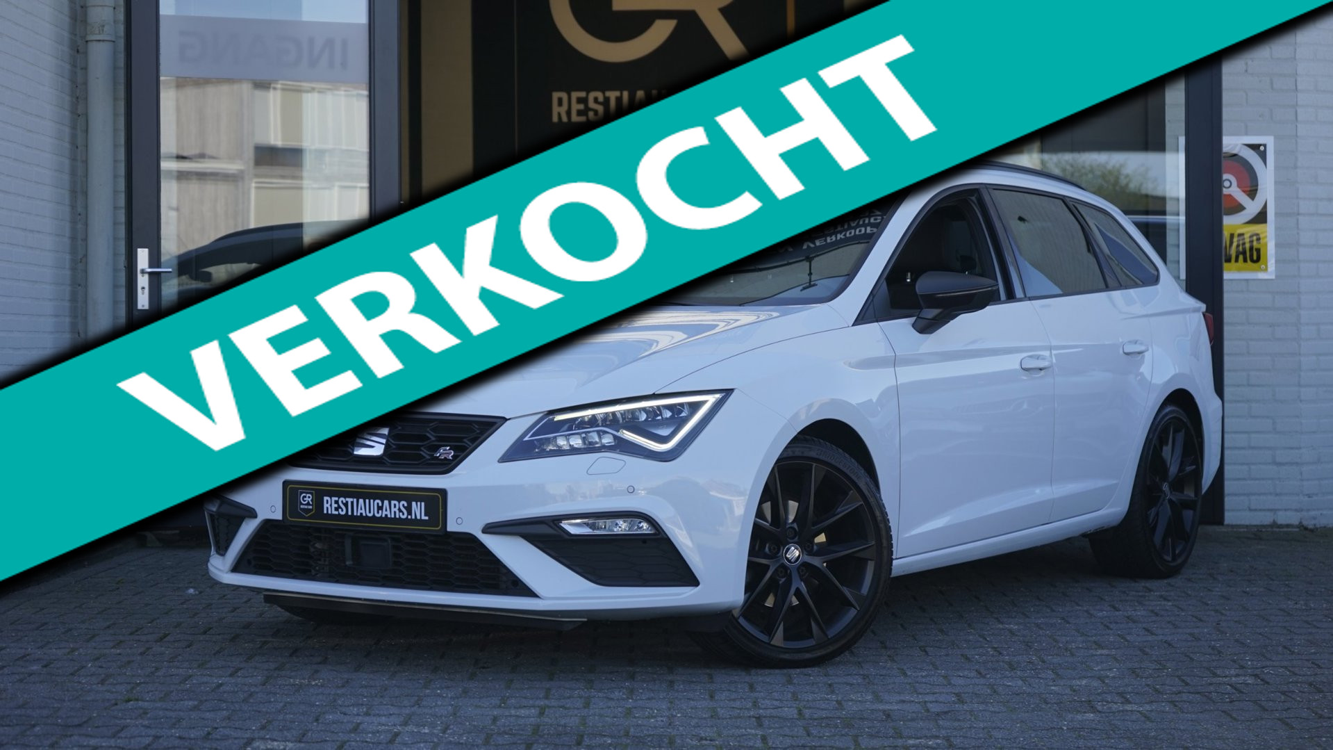 Seat Leon ST 1.5 TSI FR Ultimate Black Edition AUTOMAAT-AMBIANCE-ACC-ALCANTARA-CAMERA-FULL LED-KEYLESS-PANORAMA-VIRTUEEL 2020 - voorkant