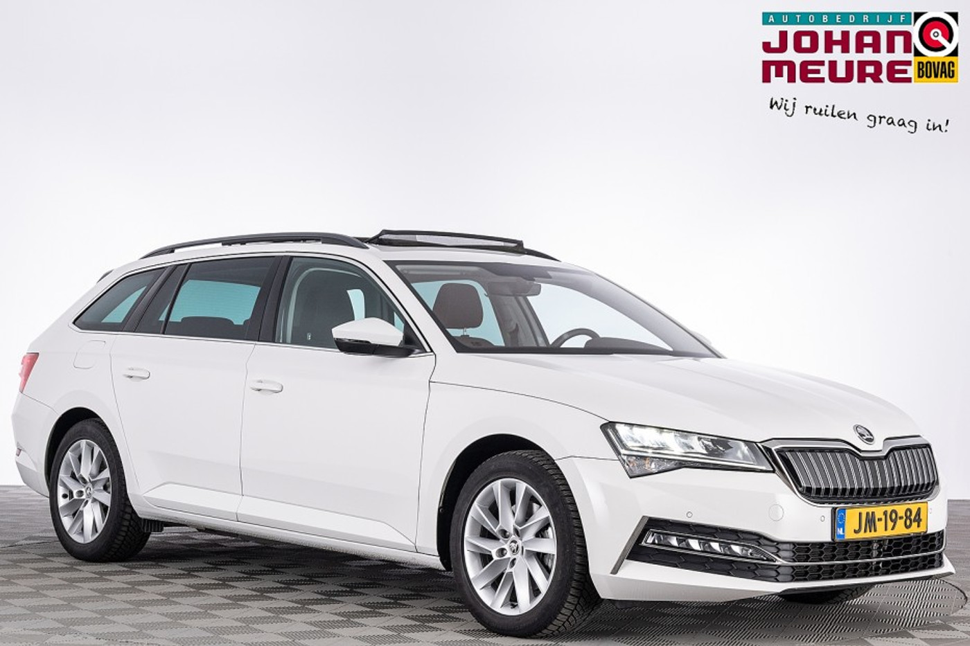 Skoda Superb Combi 1.4 TSI iV Business Edition Plus | PANORAMADAK | Full LED | NAVI | ECC | PHEV -2e PINKSTERDAG OPEN!- 2020 - voorkant