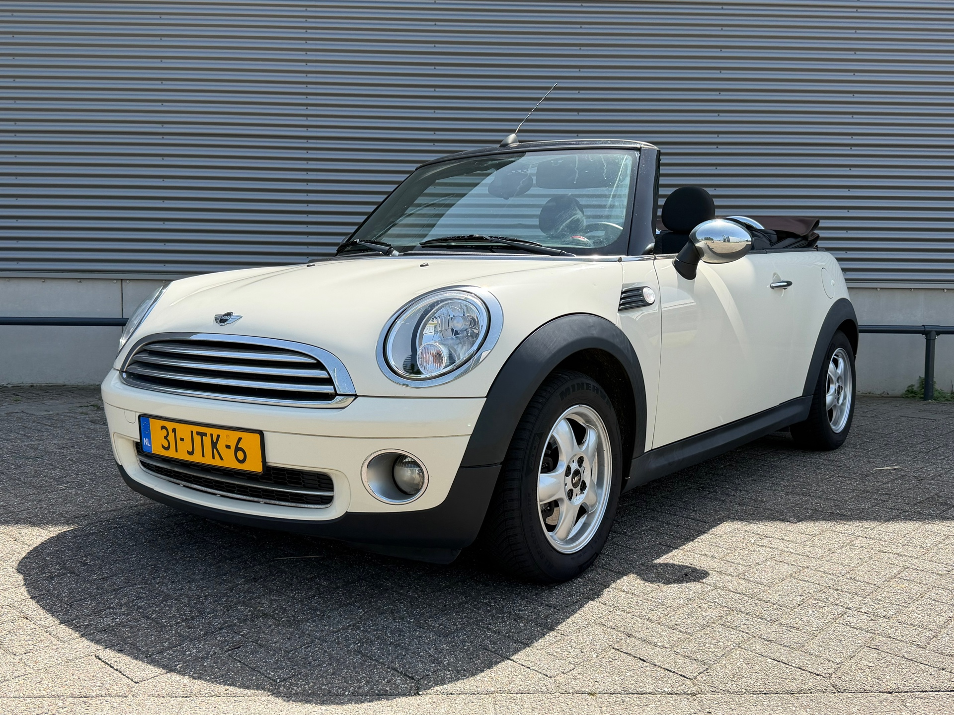 Foto van MINI COOPER CABRIO