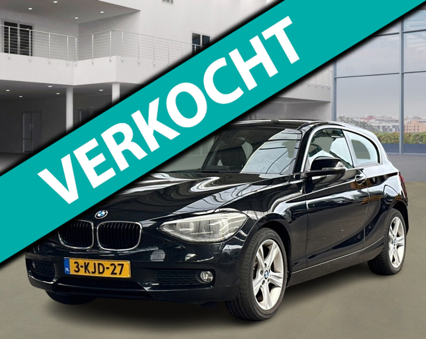 BMW 1er Reihe 114i Upgrade Edition NAVI PSENSOR LEDER CRUISE 2 X SLEUTELS 2013 - voorkant