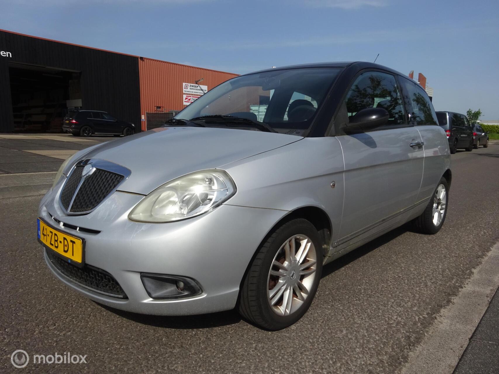 Foto van LANCIA LANCIA YPSILON