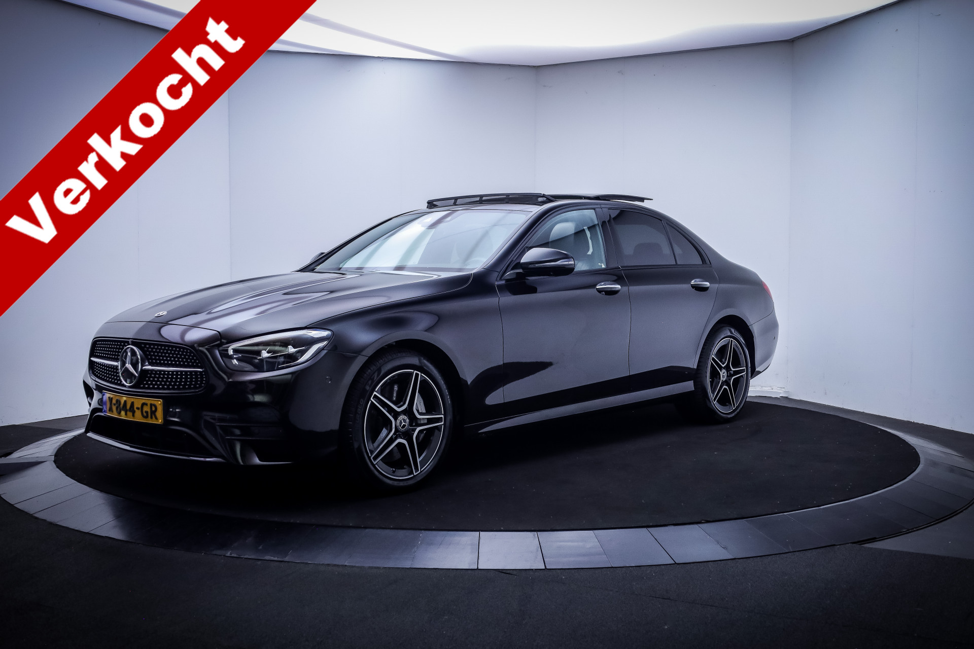 Mercedes-Benz E 300 E 300 e AMG Line 2023 - voorkant
