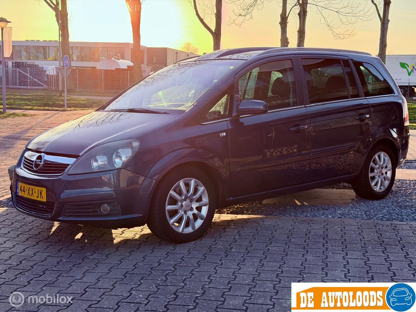 Opel Zafira 2.2 Executive 7 Zits | NAP | Panodak | APK Nieuw 2007 - voorkant