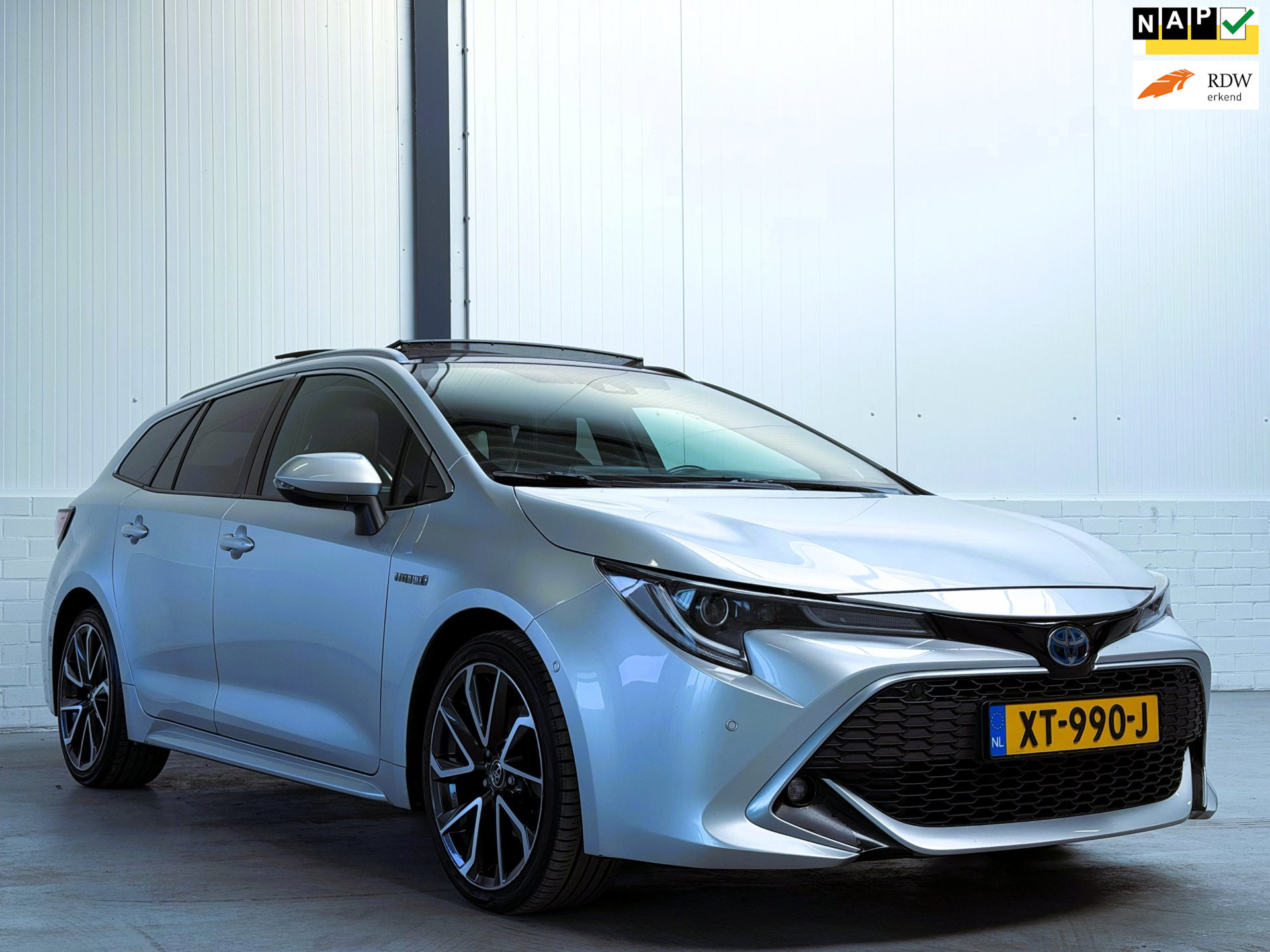 Toyota Toyota Corolla 2.0 Hybrid Premium|Pano|H.U.D.|Dealer O.H.|Leder|Adaptief 2019 - voorkant