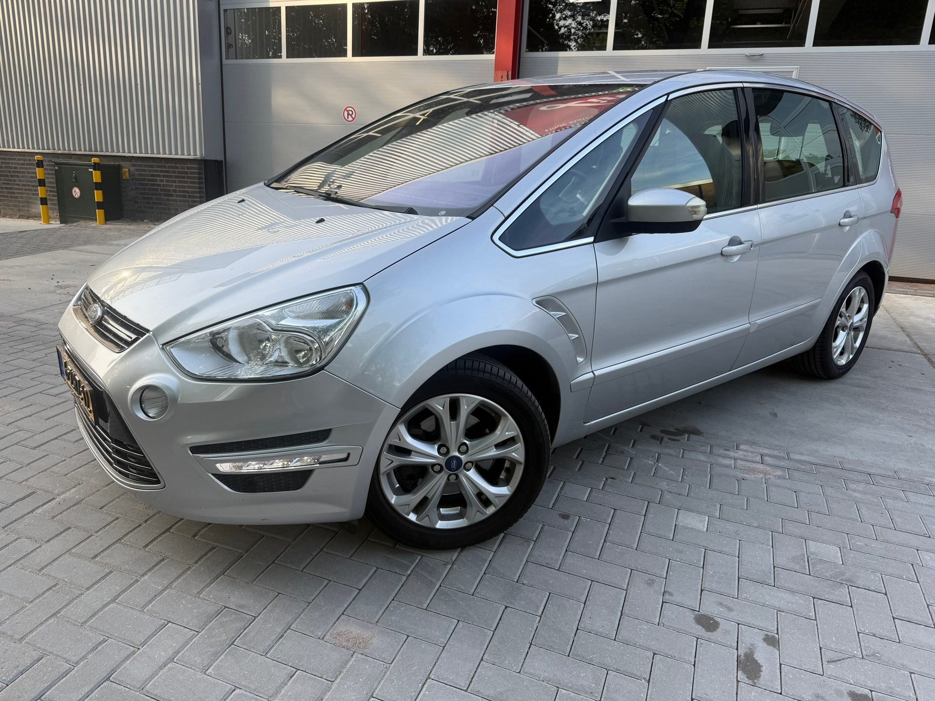 Ford S-max 2.0 TDCi Titanium 7p. 2010 - voorkant