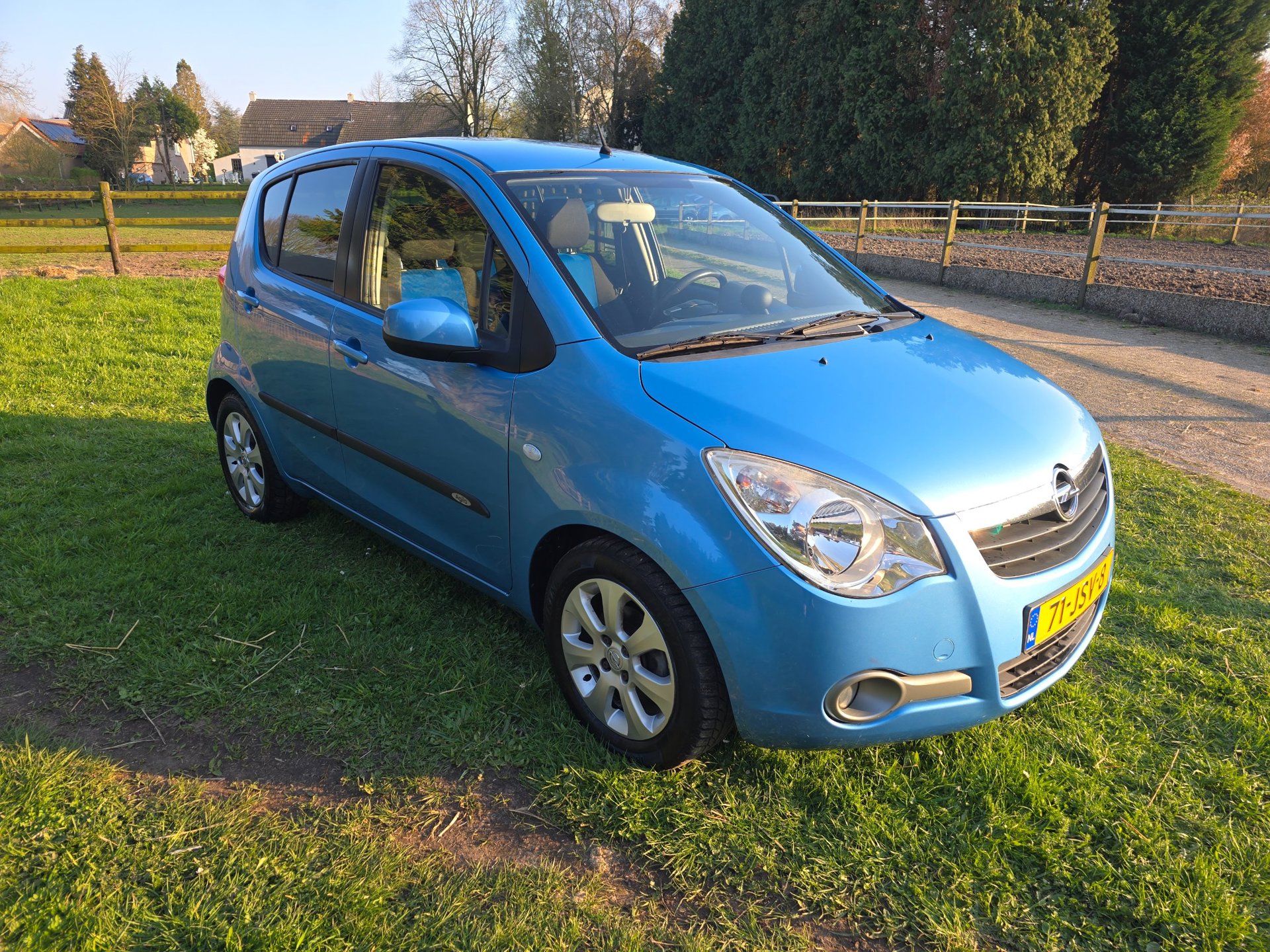 Foto van Opel Agila