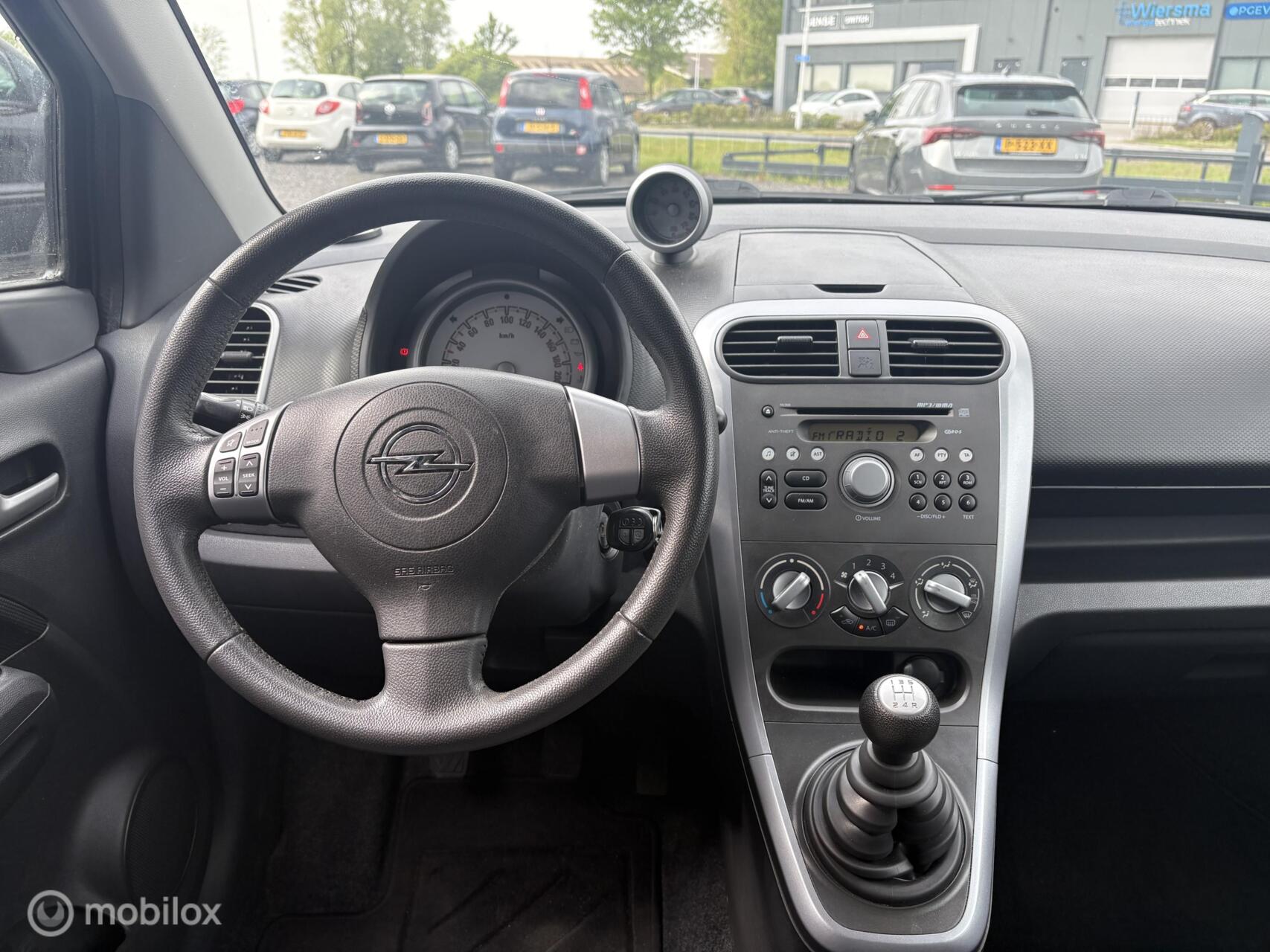 Foto van Opel Agila