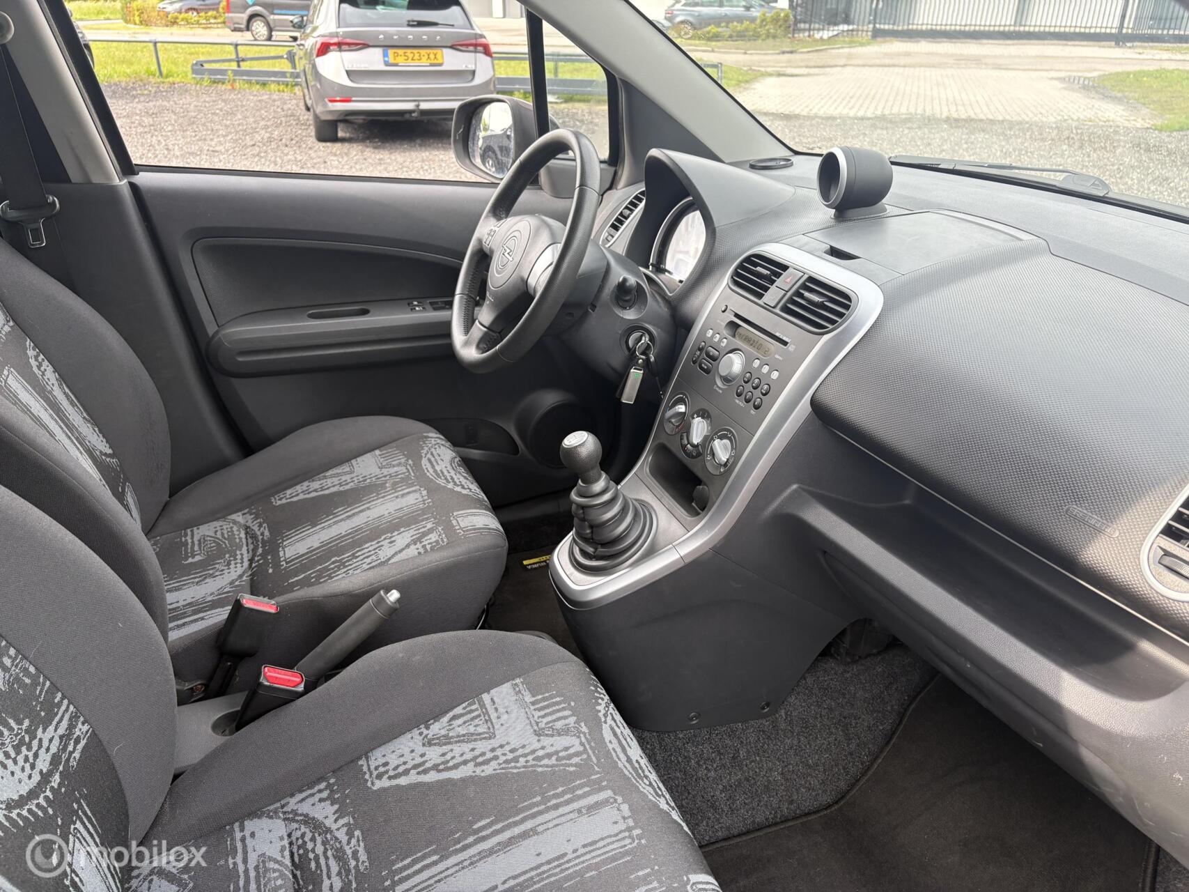 Foto van Opel Agila