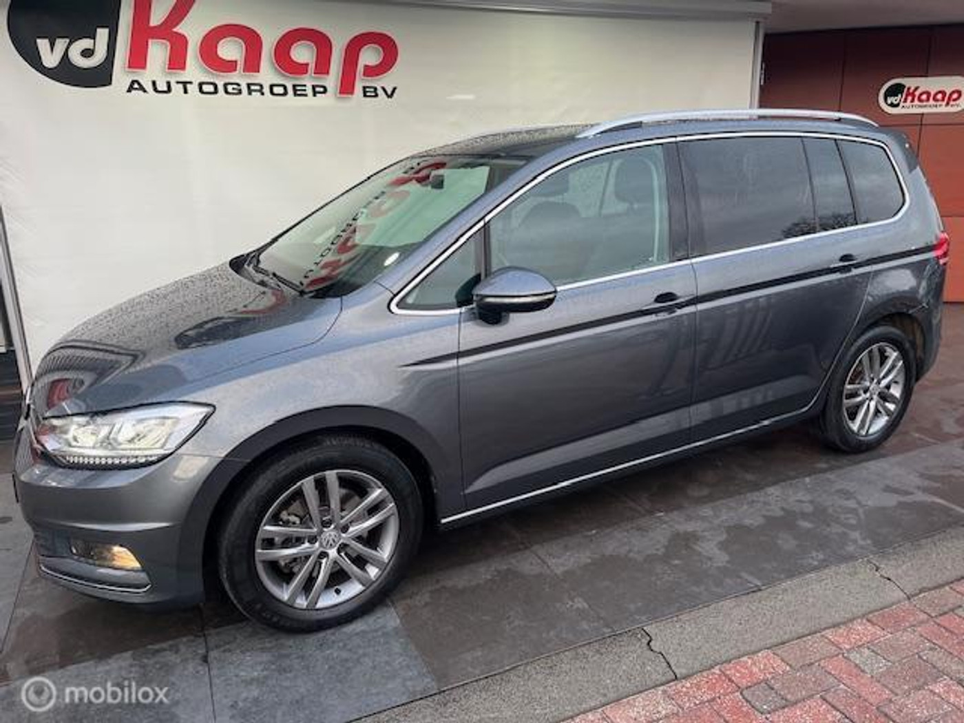Volkswagen Touran 1.5 TSI Highline  NIEUWSTAAT 18000KM 2019 - voorkant