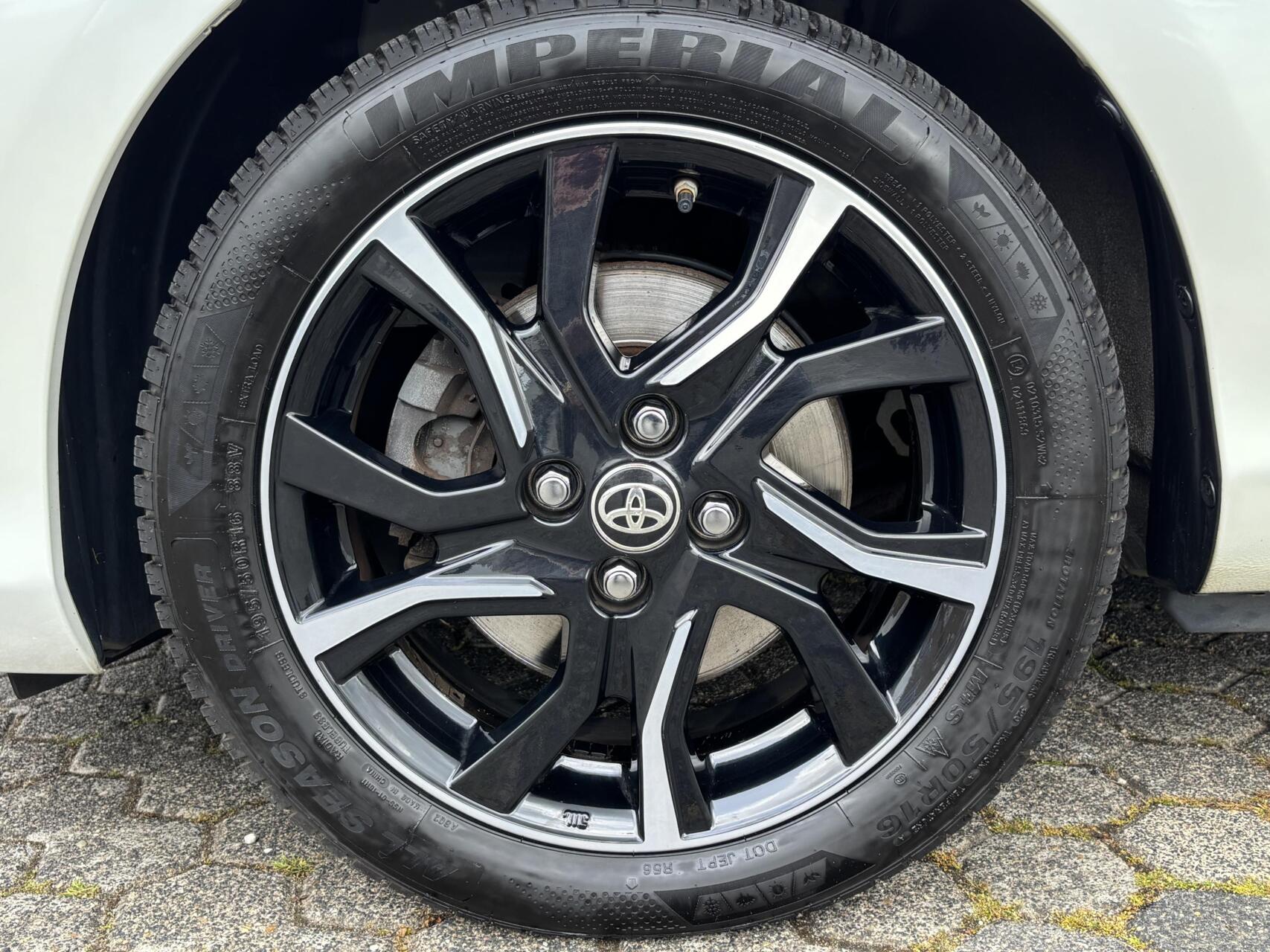 Foto van Toyota Toyota Yaris Hybrid